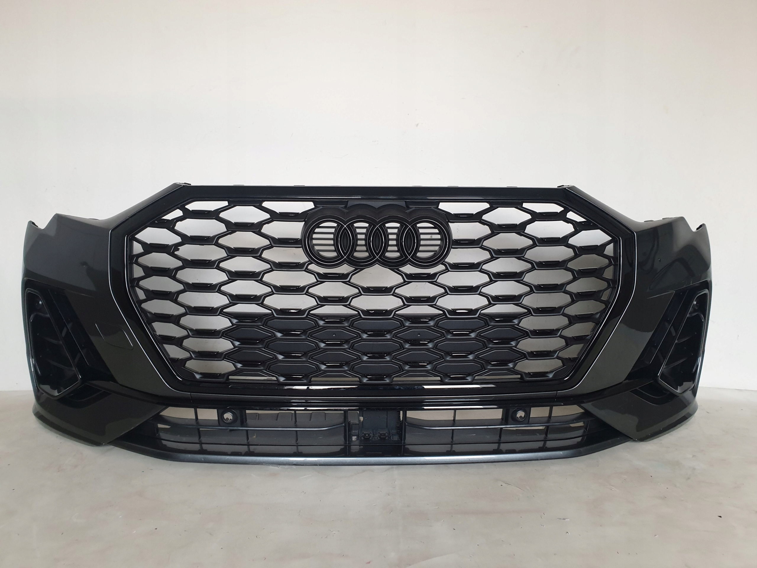 AUDI Q3 II 83A S-LINE 19-25 bumper front 4 x PDC 83A807438D 83A807437D