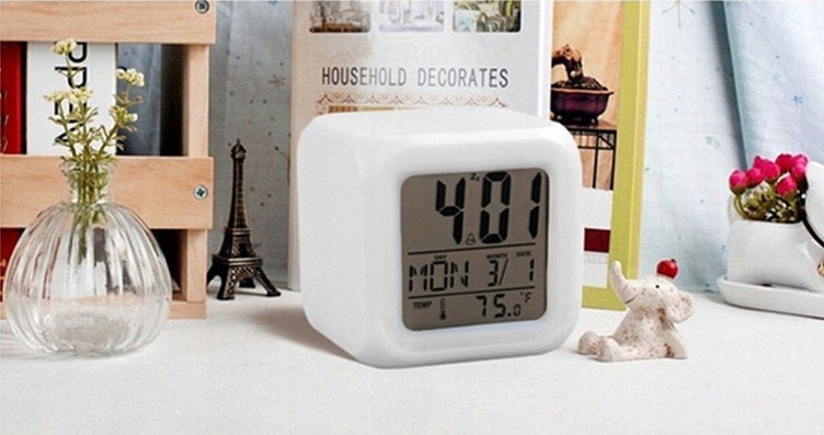 KAMELEON BUDZIK PODŚWIETLANY ZEGAREK LCD TERMOMETR ALARM ŚWIECĄCY LED 3w1 Szerokość całkowita 8 cm