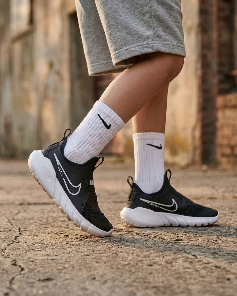 Nike Flex Runner 2 buty młodzieżowe sportowe dziecięce białe czarne r. 38,5