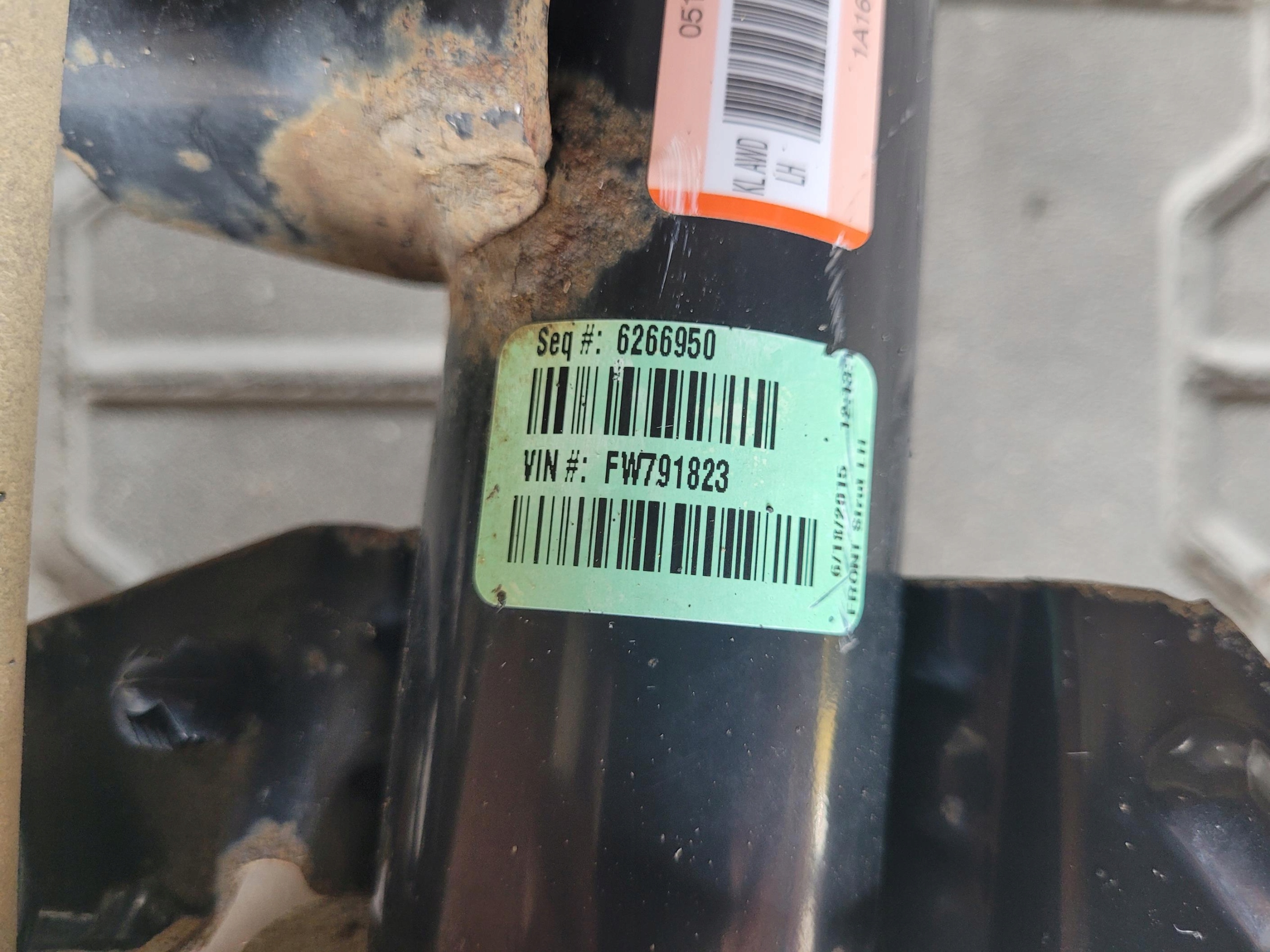 swing shock absorber front left McPherson JEEP CHEROKEE V KL 2.2 CRD 4X4