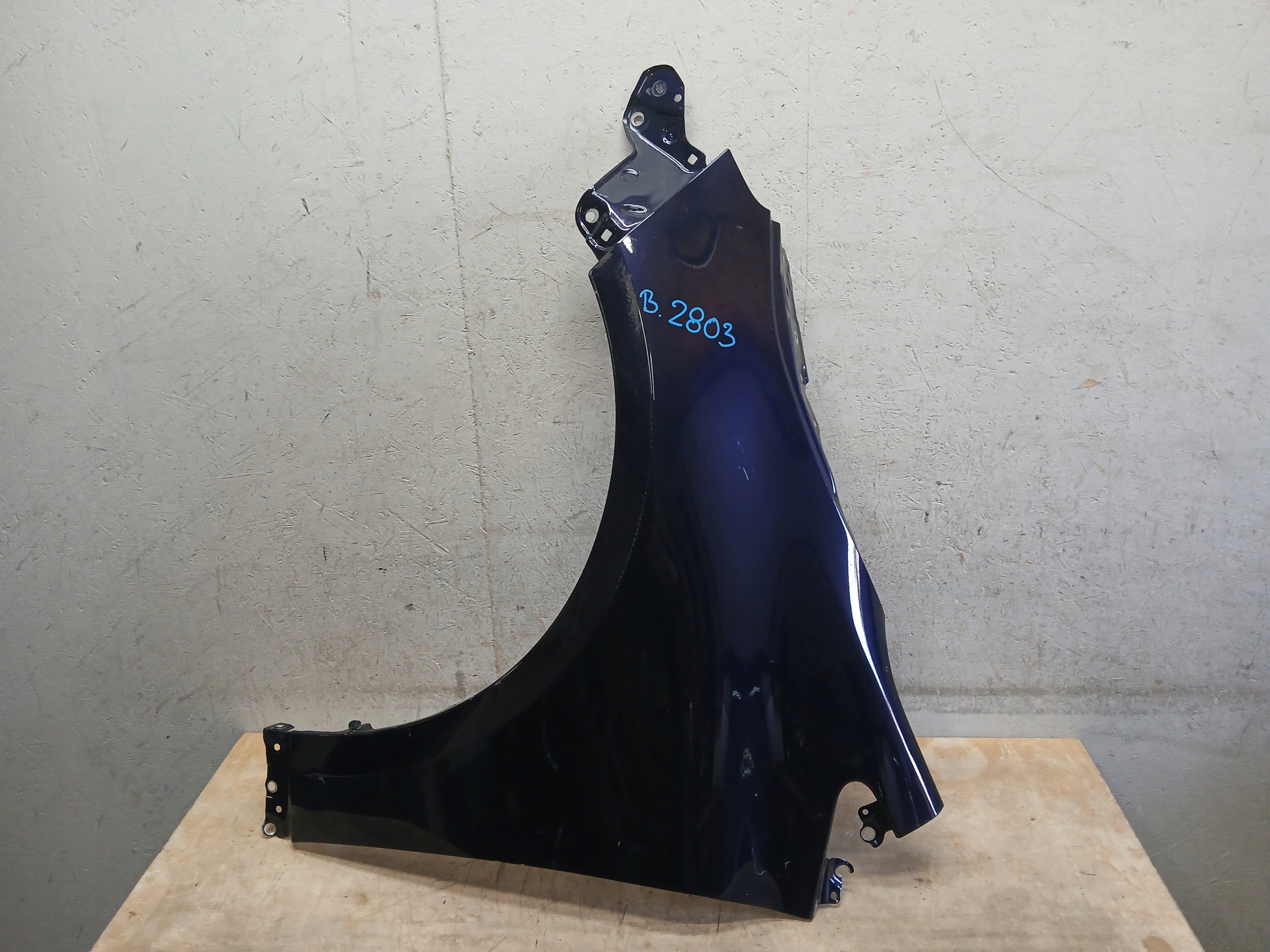 fender front left TOYOTA COROLLA E21 HB KOMBI