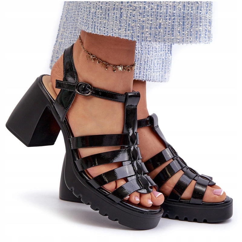 Lakované Kožené Sandály Na Podpatku A Platformě Vinceza Černé 40