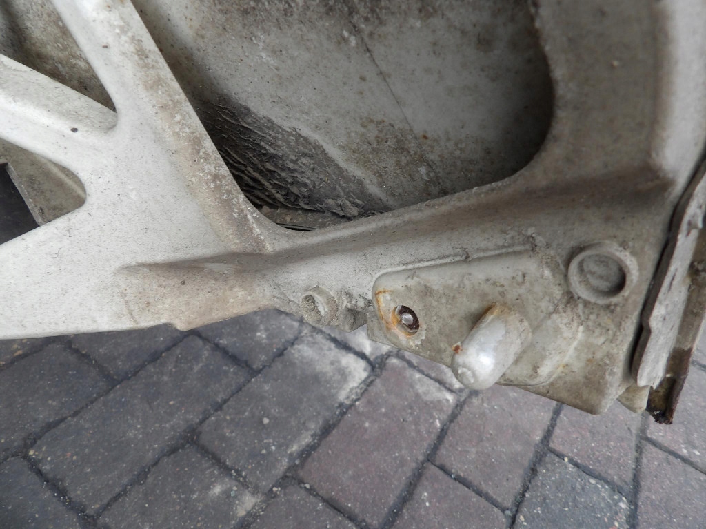 FORD FOCUS MK2 KOMBI Stoßstange heck MOONDUST SILVER