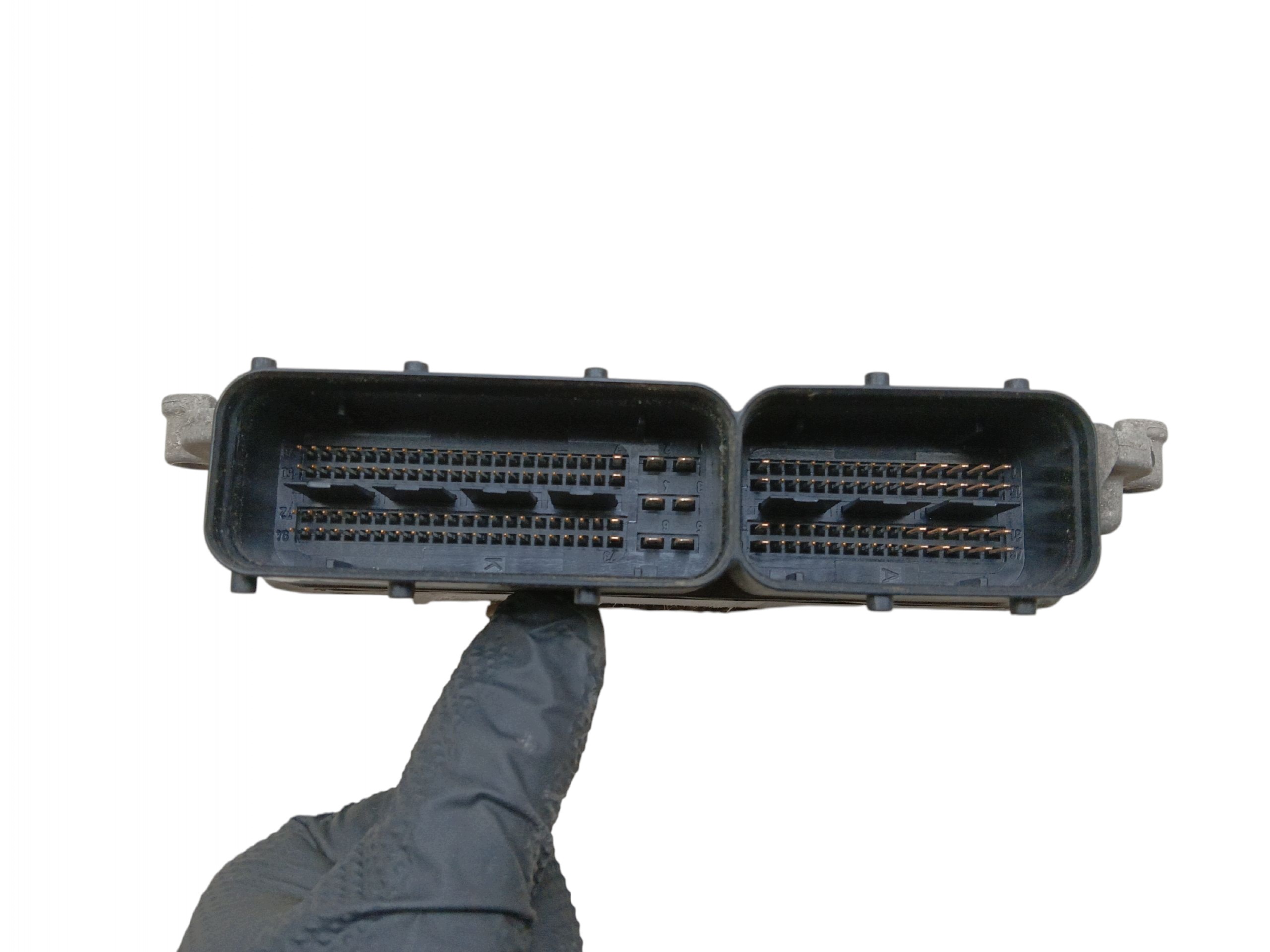 computer control unit of the engine ALFA ROMEO 159 1.9 JTDm 8V 51812906 0281013138