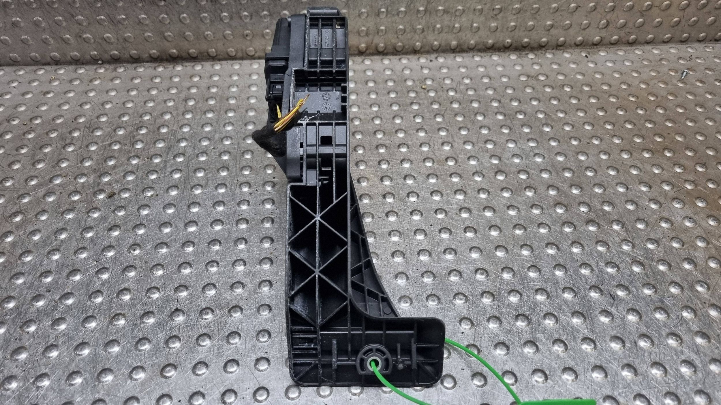 pédale accélérateur potentiomètre 6853176 BMW 1 E87 E81 E82 X1 E84