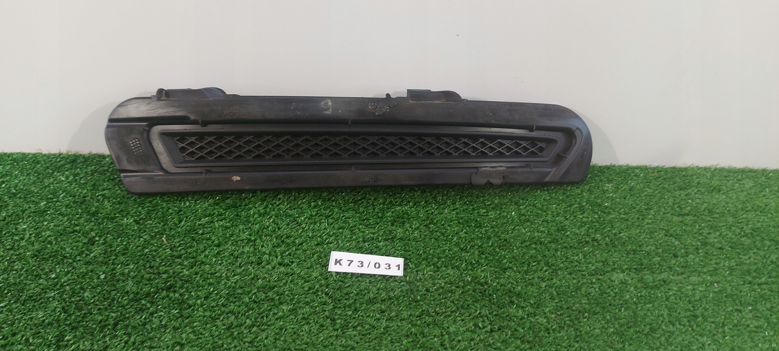 FORD MONDEO MK4 FL right grid of a bumper spoiler
