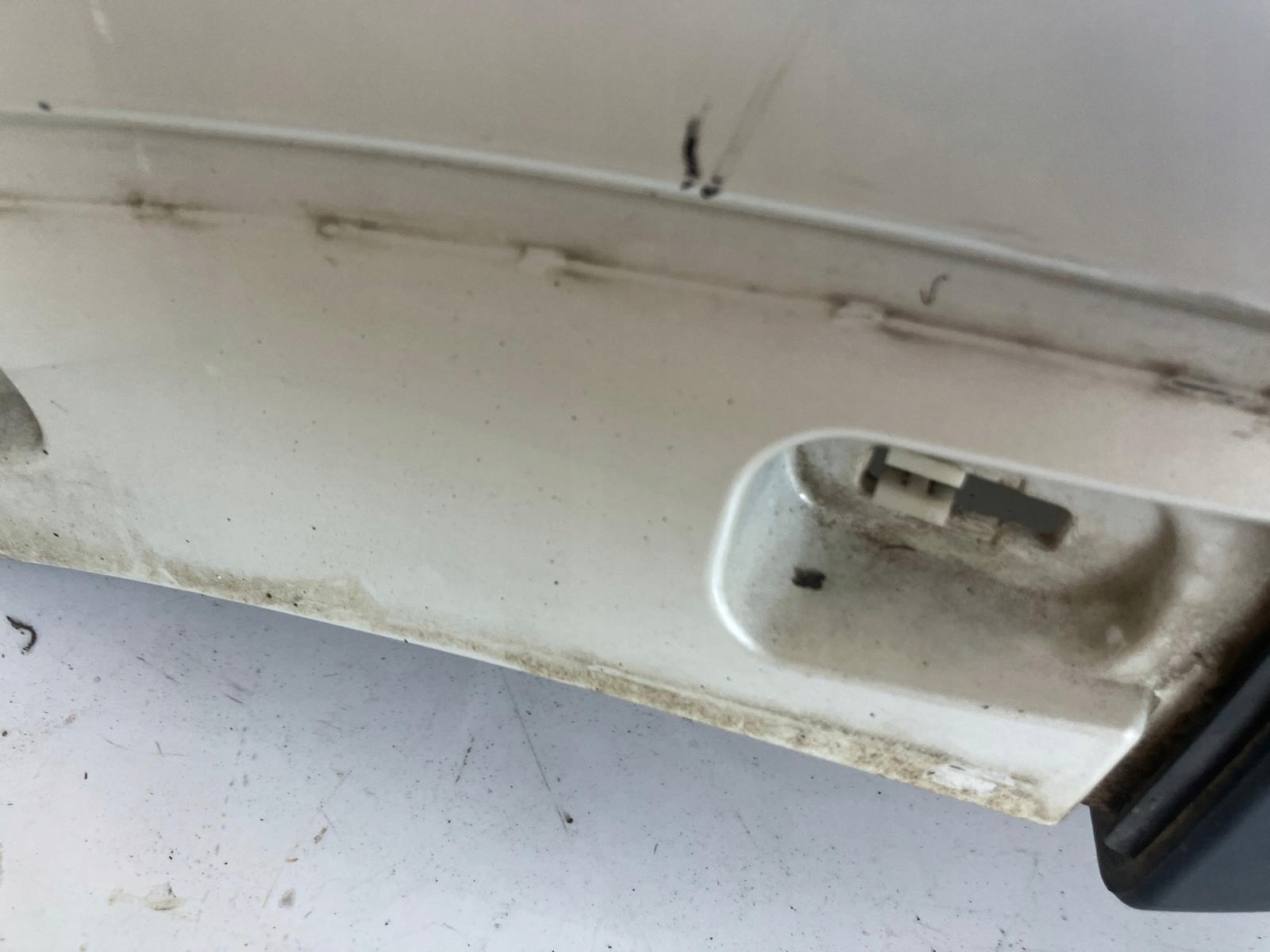 nárazník záď CITROEN C4 CACTUS LIFT pod 4 PDC EFCD PERLA