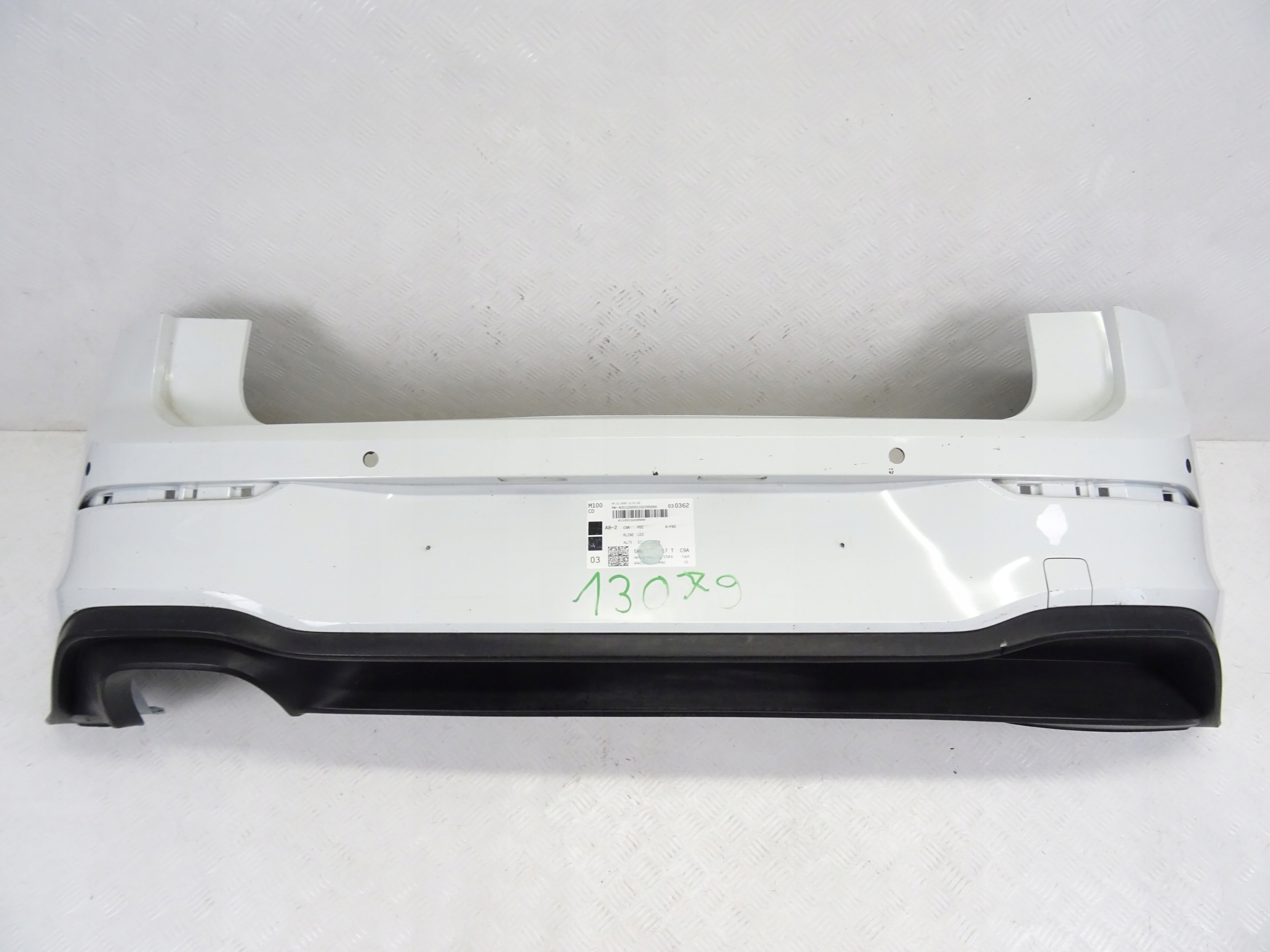 VW GOLF 8 VIII R-LINE Stoßstange heck hinten