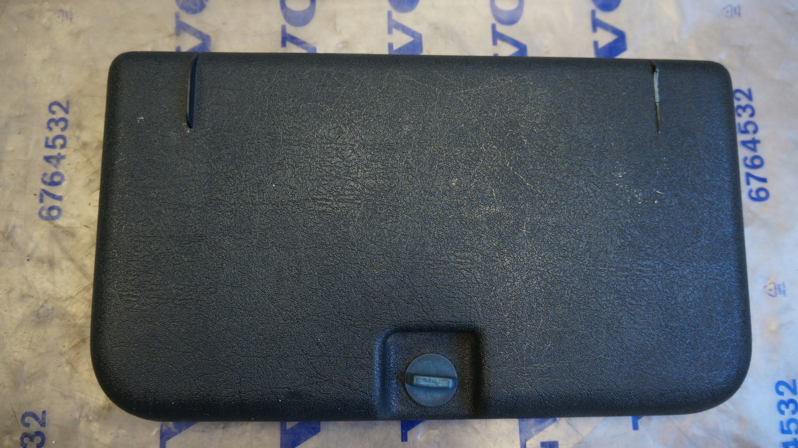 SCHOWEK NA NARZĘDZIA VOLVO 740 760 940 GRANAT