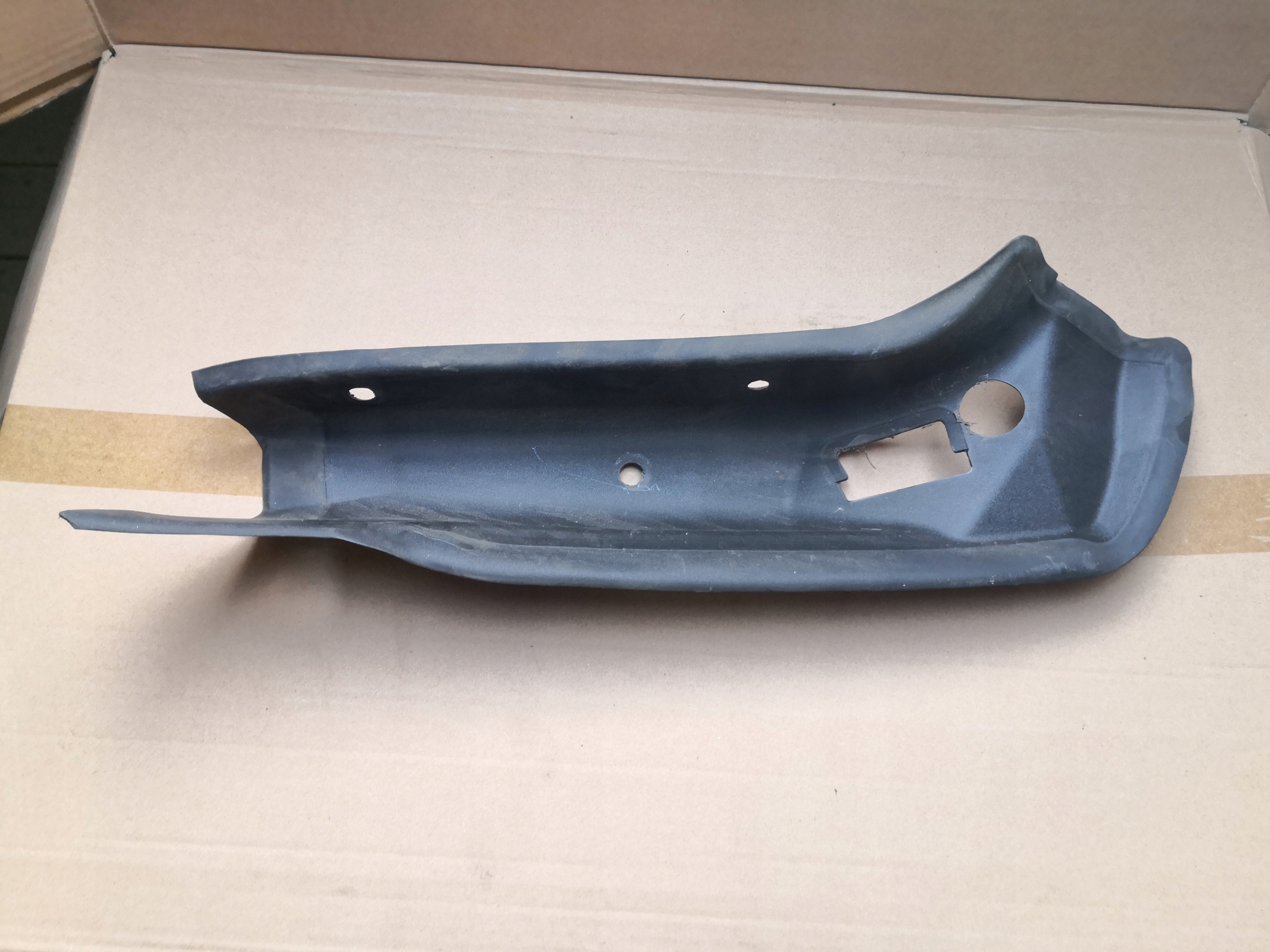 Blende Abdeckung Leuchte rechts heck FORD KUGA MK2 LIFT