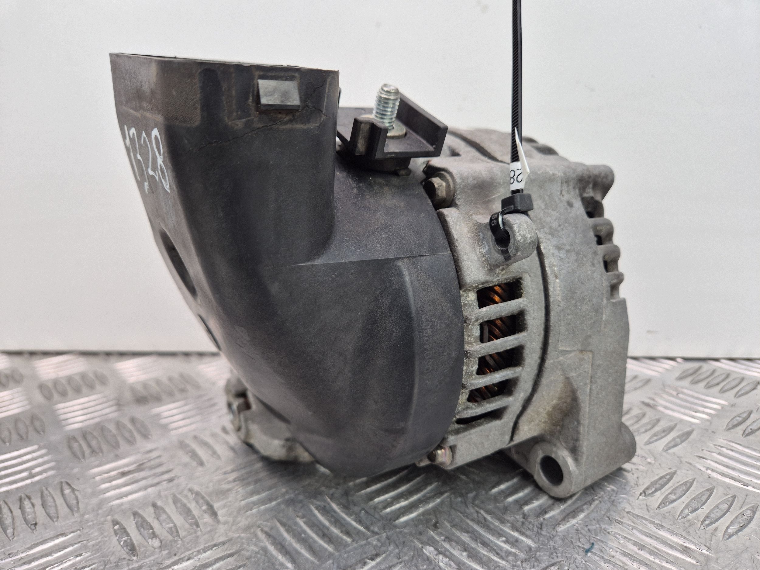 BMW 1 F20 F21 120i lichtmaschine 7605060 N13B16A