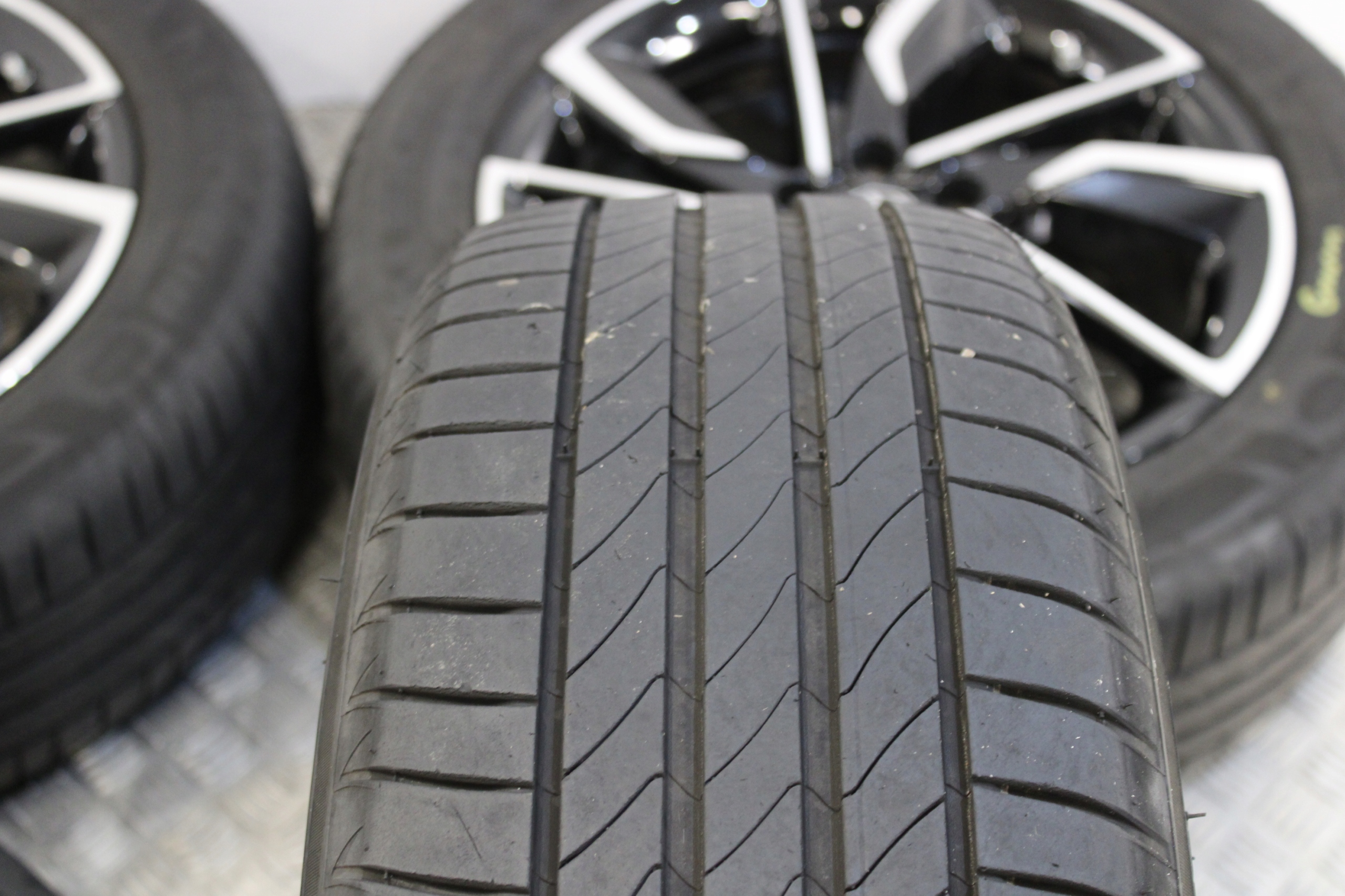 wheels discs disc 215/55 R17 ET41 MG ZS LIFT