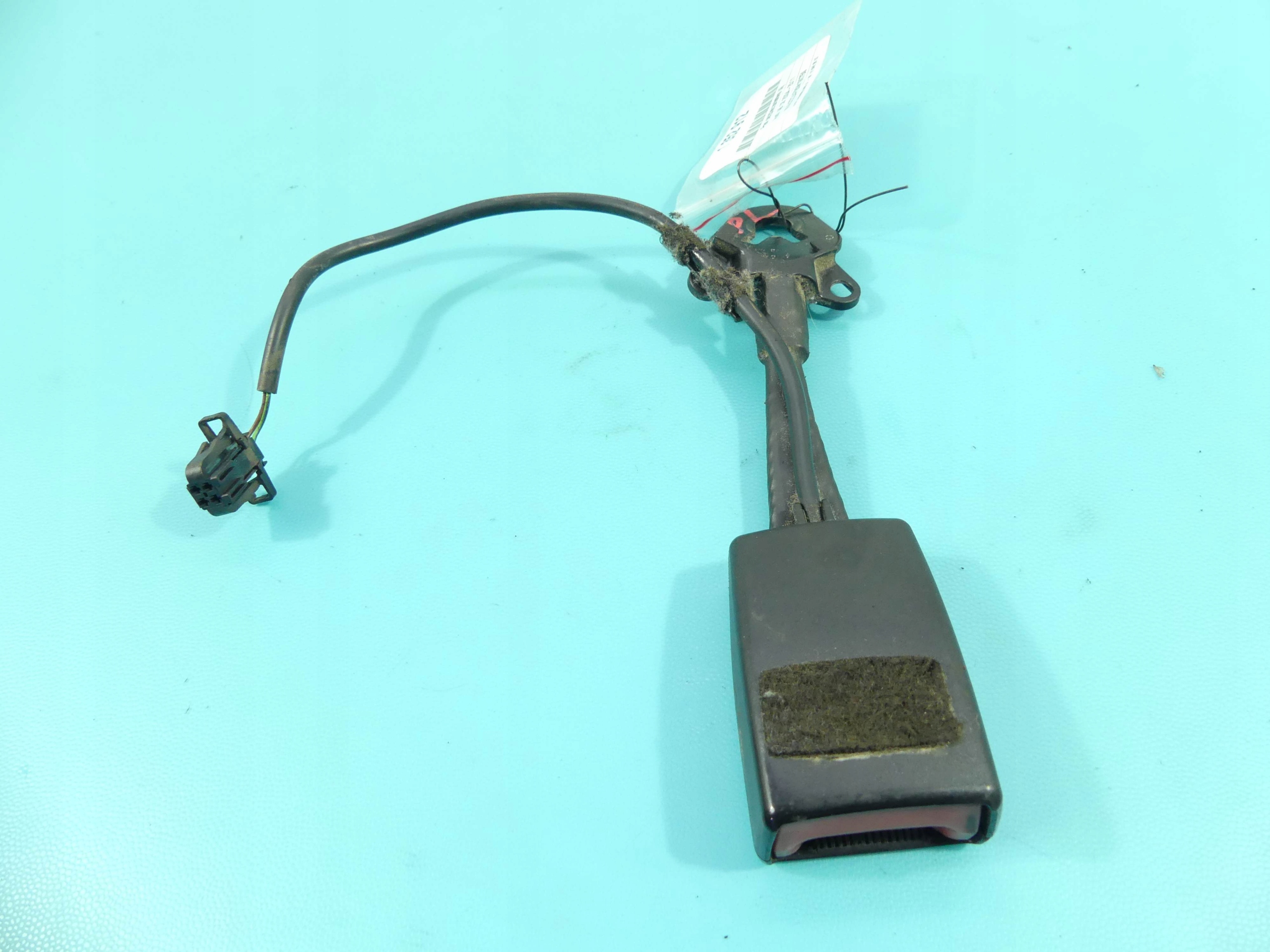 ZAPINKA PASA PRZÓD LEWA AUDI A6 C6 EUROPA