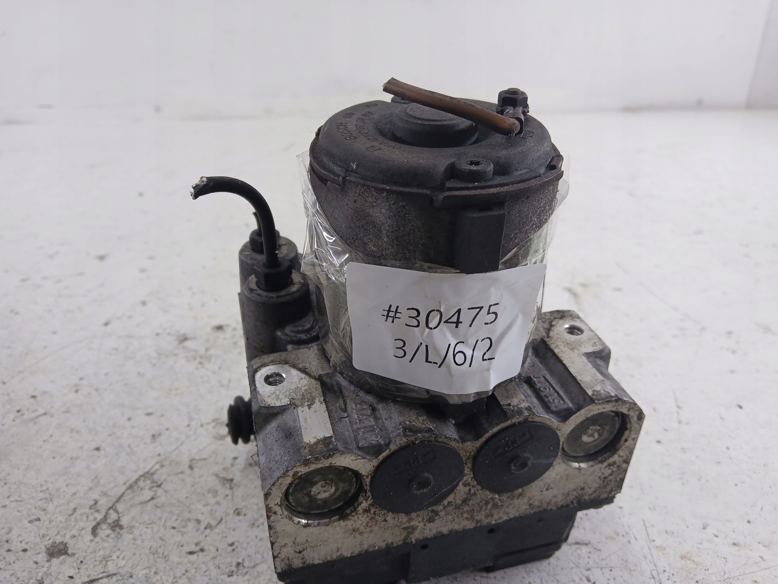 AUDI A4 B5 Servo frein ABS 8D0614111