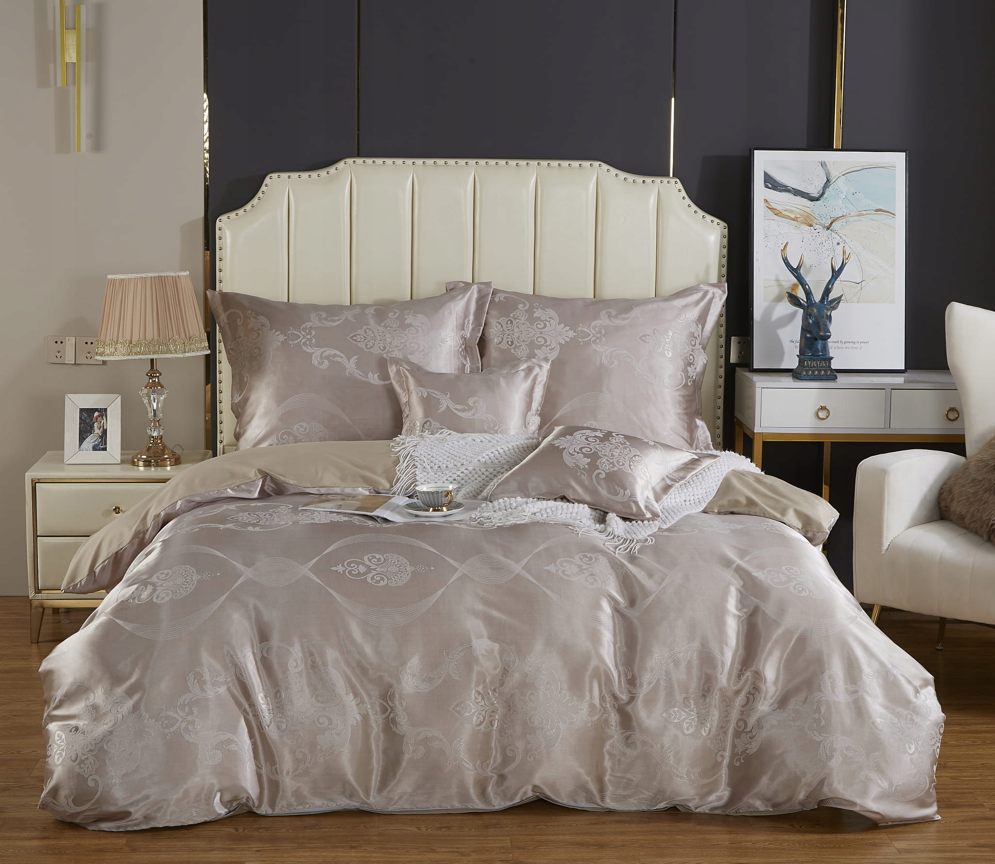 Posteľná Bielizeň atlasová vyšívaná 200x220 exkluzívna béžová s ornamentálnym vzorom AT015