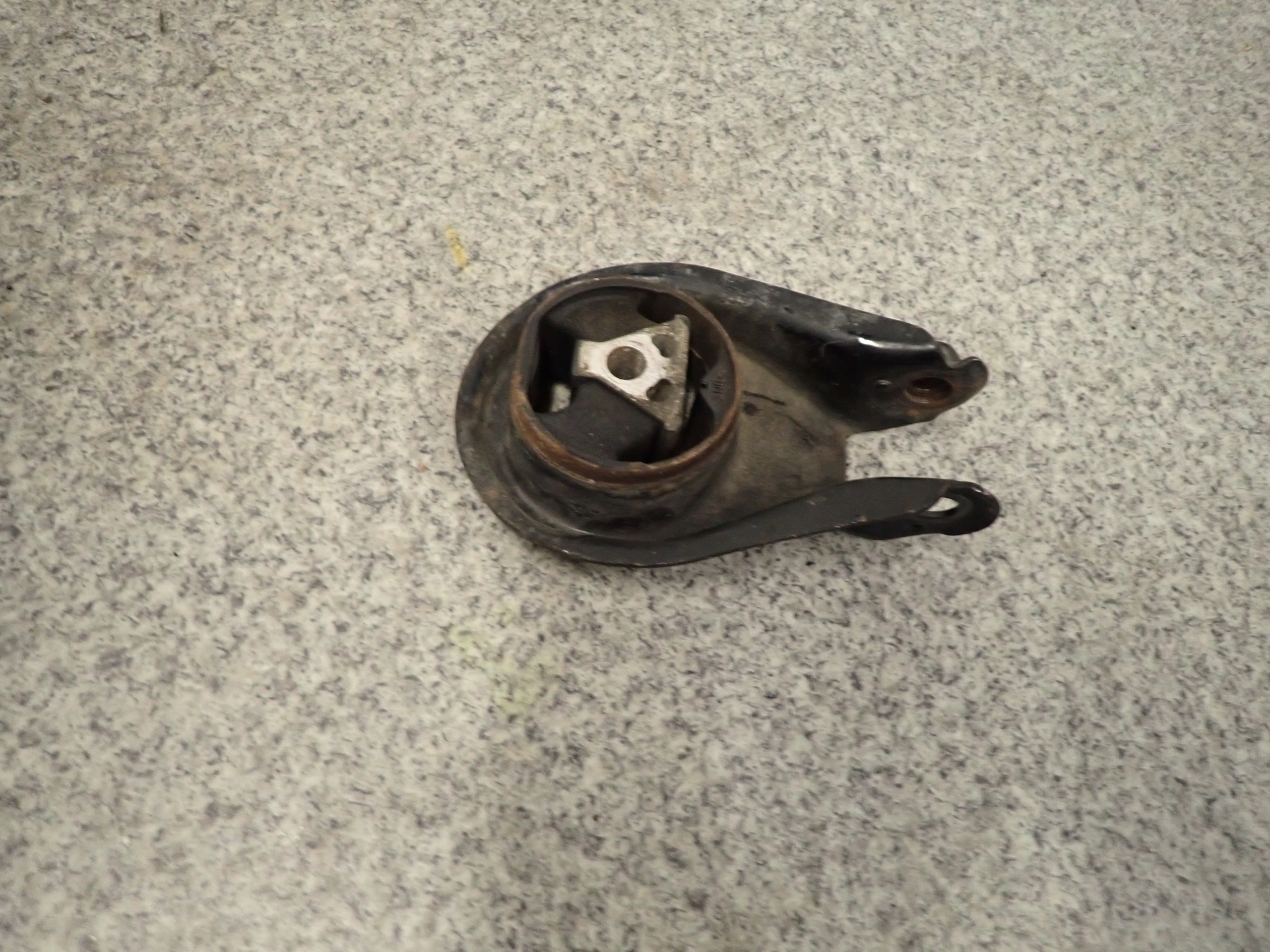 MAZDA5 MAZDA 5 II 10 - 1.6 ЗАДНЯЯ ПОДУШКА ДВИГАТЕЛЯ