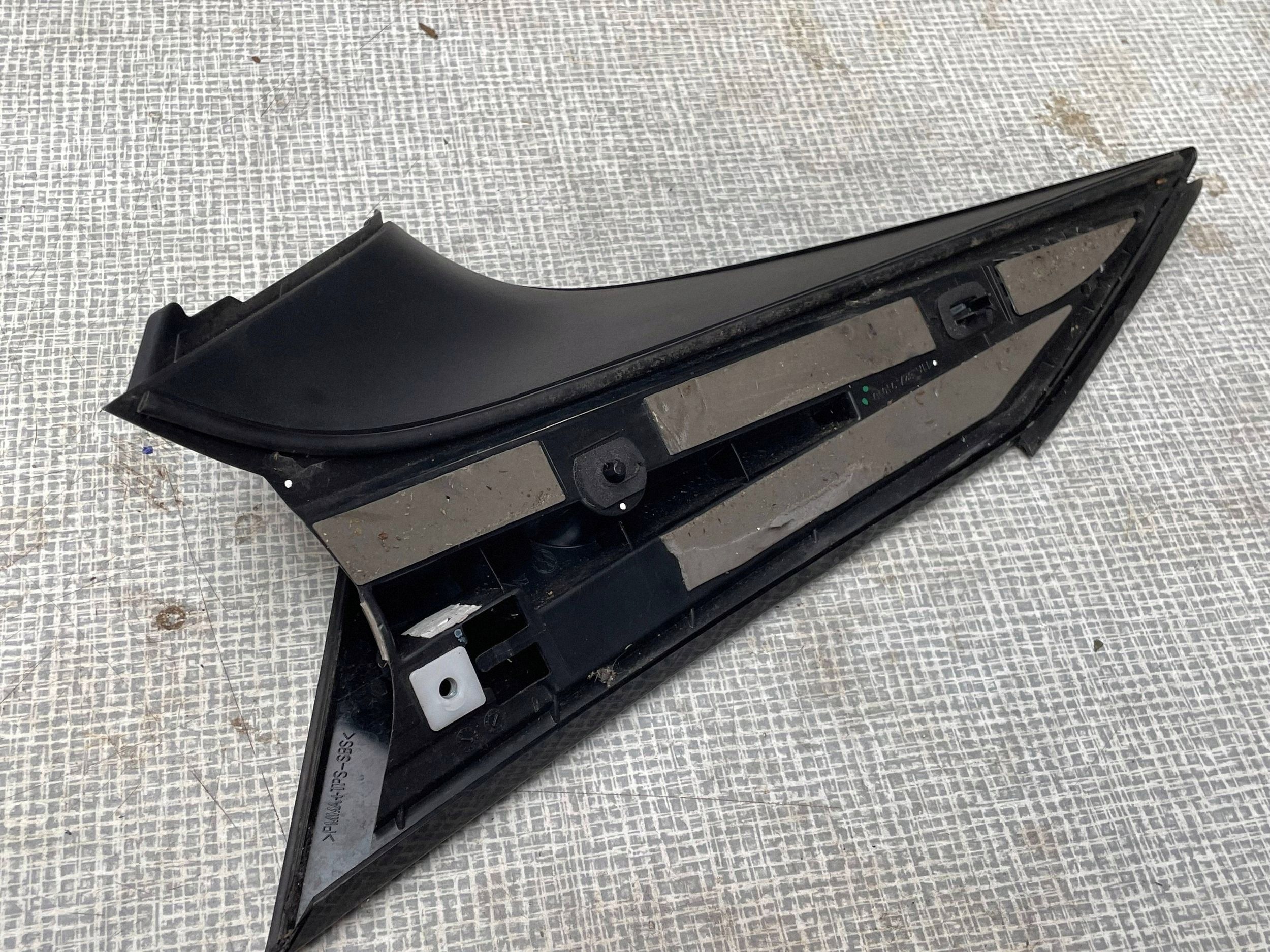 SPOILER heckklappe VOLKSWAGEN ID.4 11A827940D @M