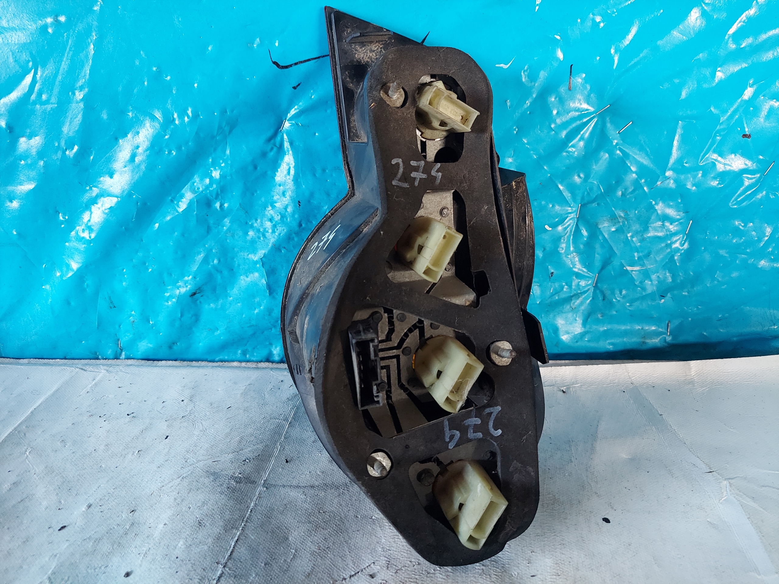light BMW Z4 E85 left rear part