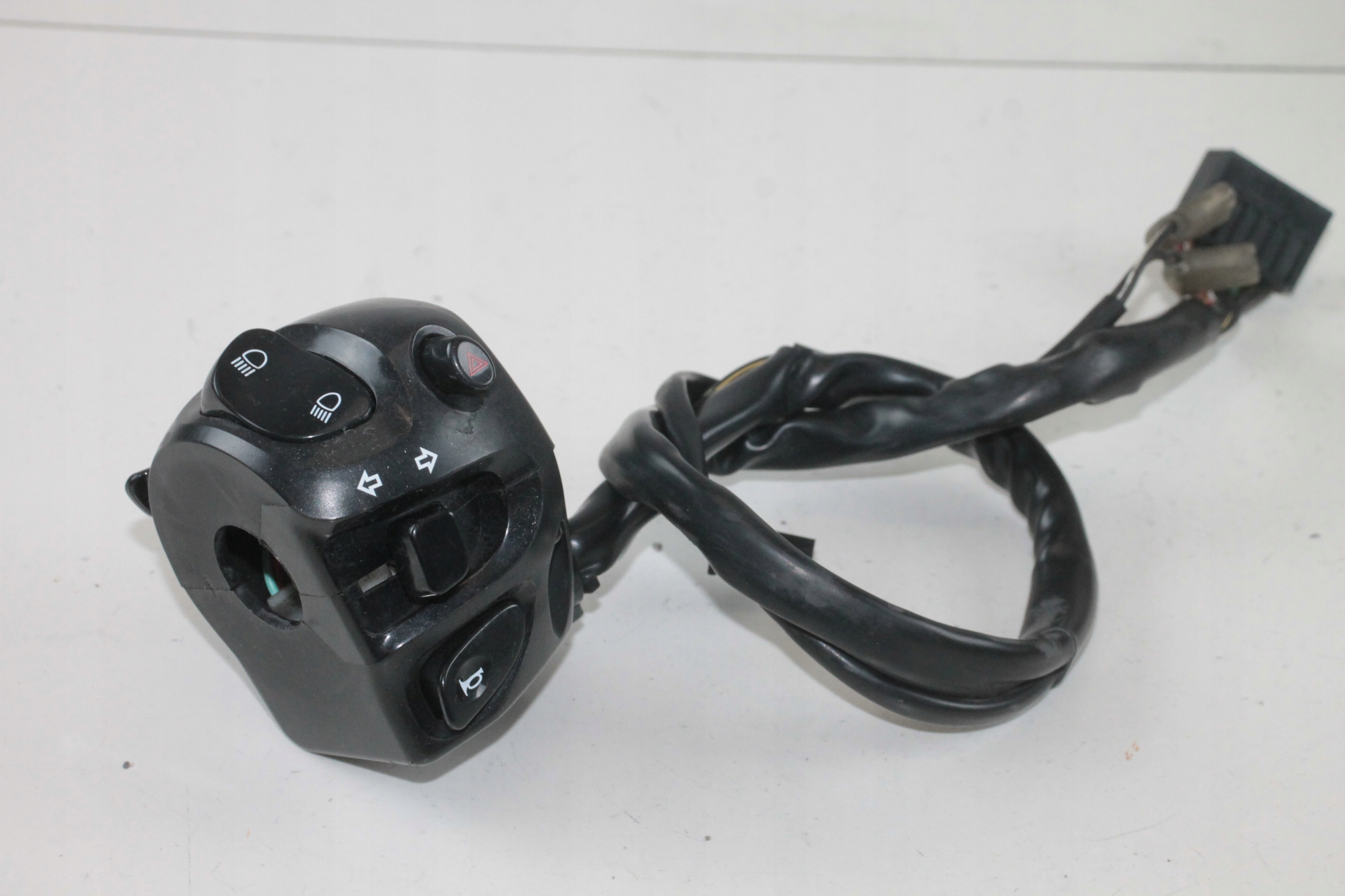 YAMAHA FZ6 04-09 PRZEŁĄCZNIK LEWY