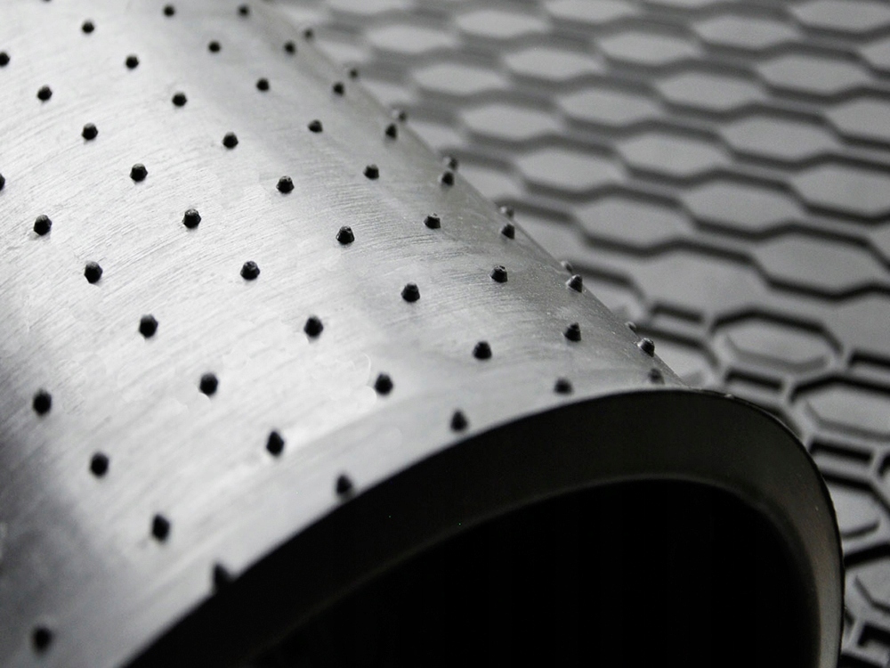 VW CADDY 04-14 PRZÓD DYWANIKI KORYTKA ORYGINAŁGEYE Kolor czarny