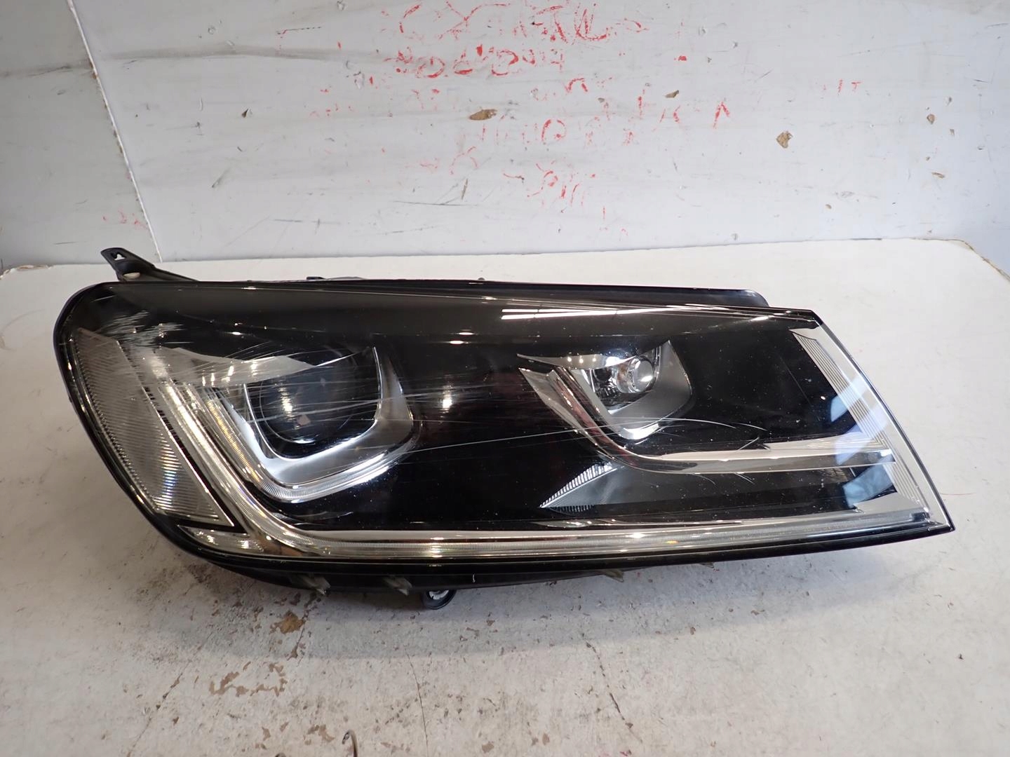 light front front right VW TOUAREG II LIFT 2014- BI-XENON 7P1941034A