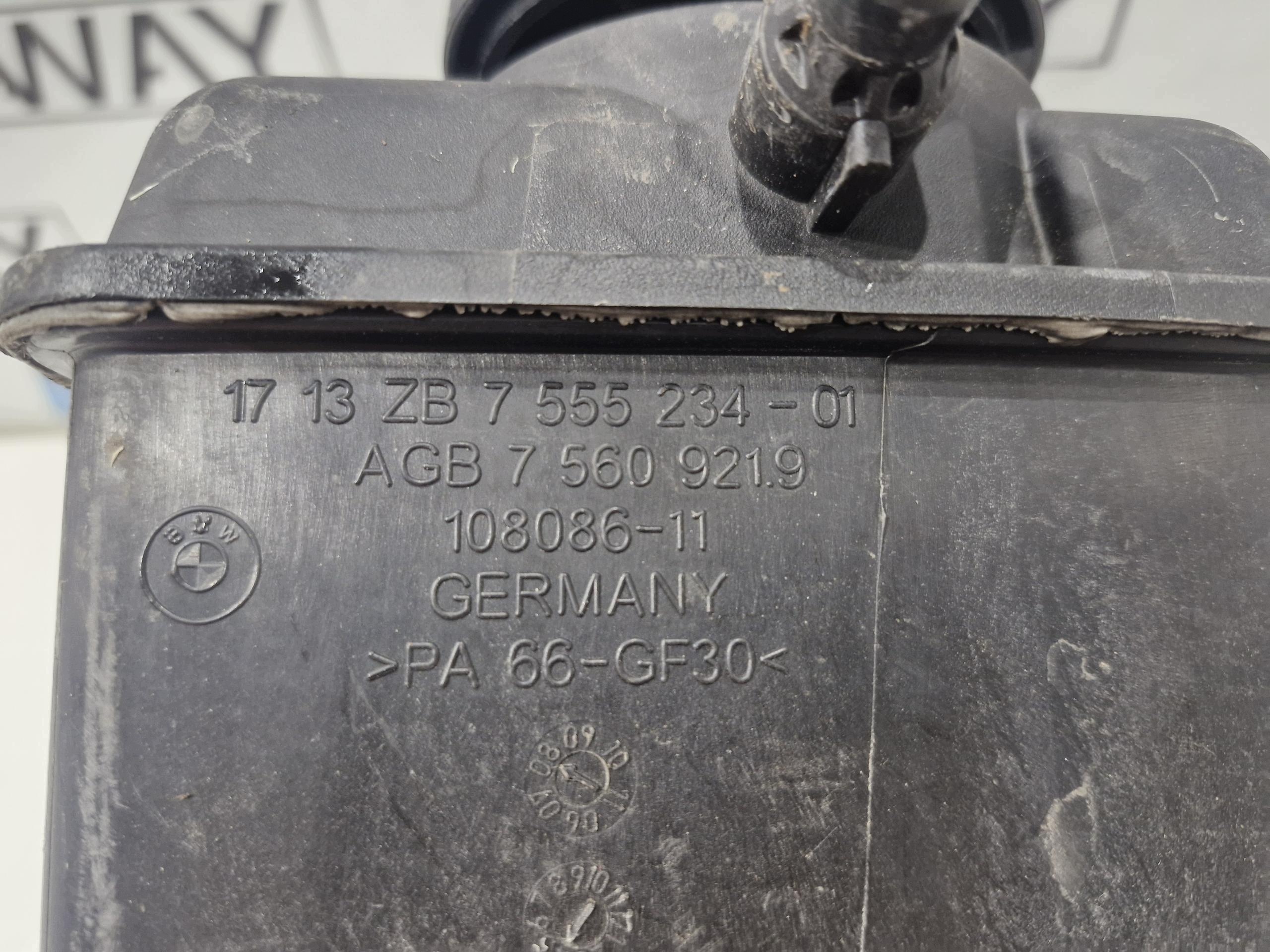 7555234 BMW E60 E61 E63 E64 Behälter des Gasses CHLODZACEGO Original