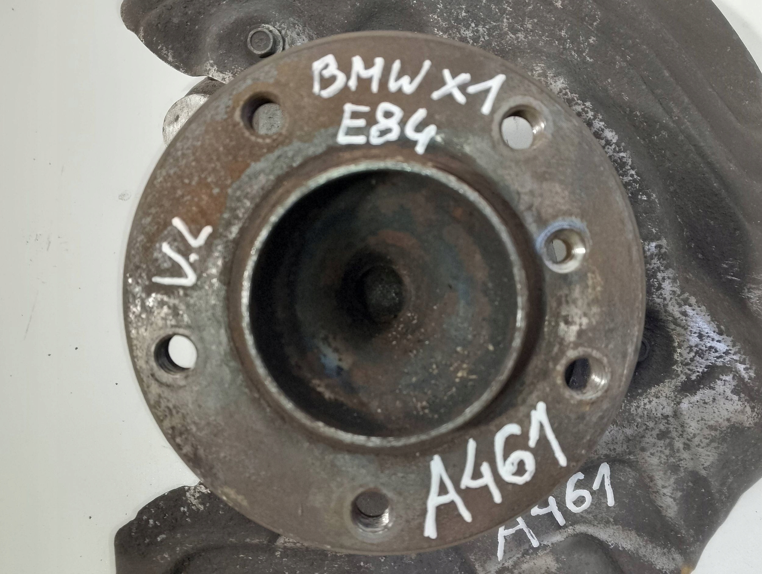 BMW X1 E84 čepu otoč přední předek levá LOZYSKO 31216784866 (A461)