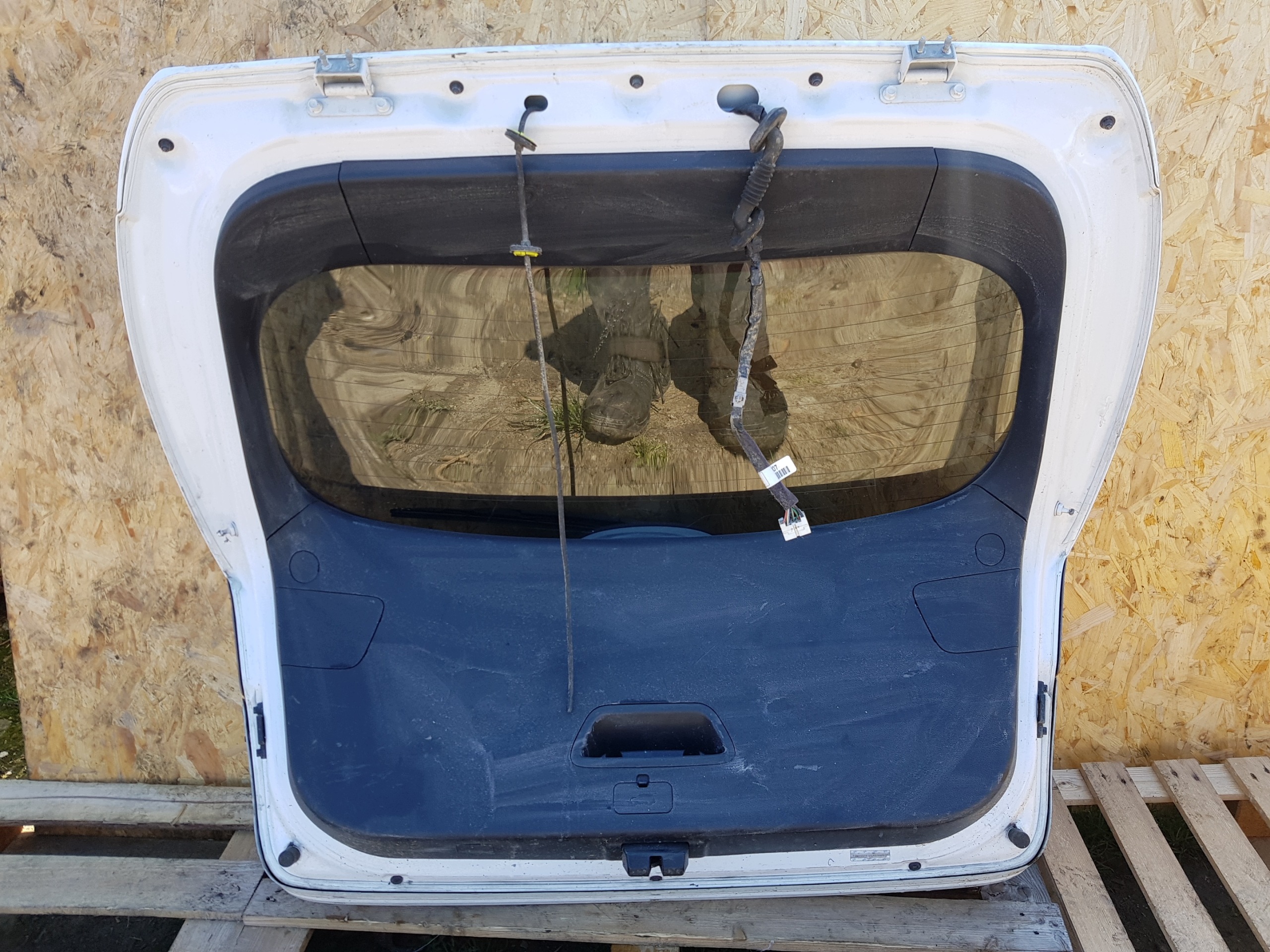 HYUNDAI I40 trunk door boot rear part rear BIALA complete LADNA
