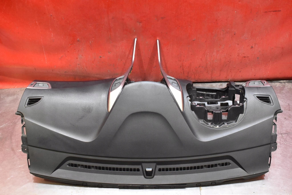 dashboard instrument panel console cockpit airbag EU HYUNDAI I30 2 II GD 15-17