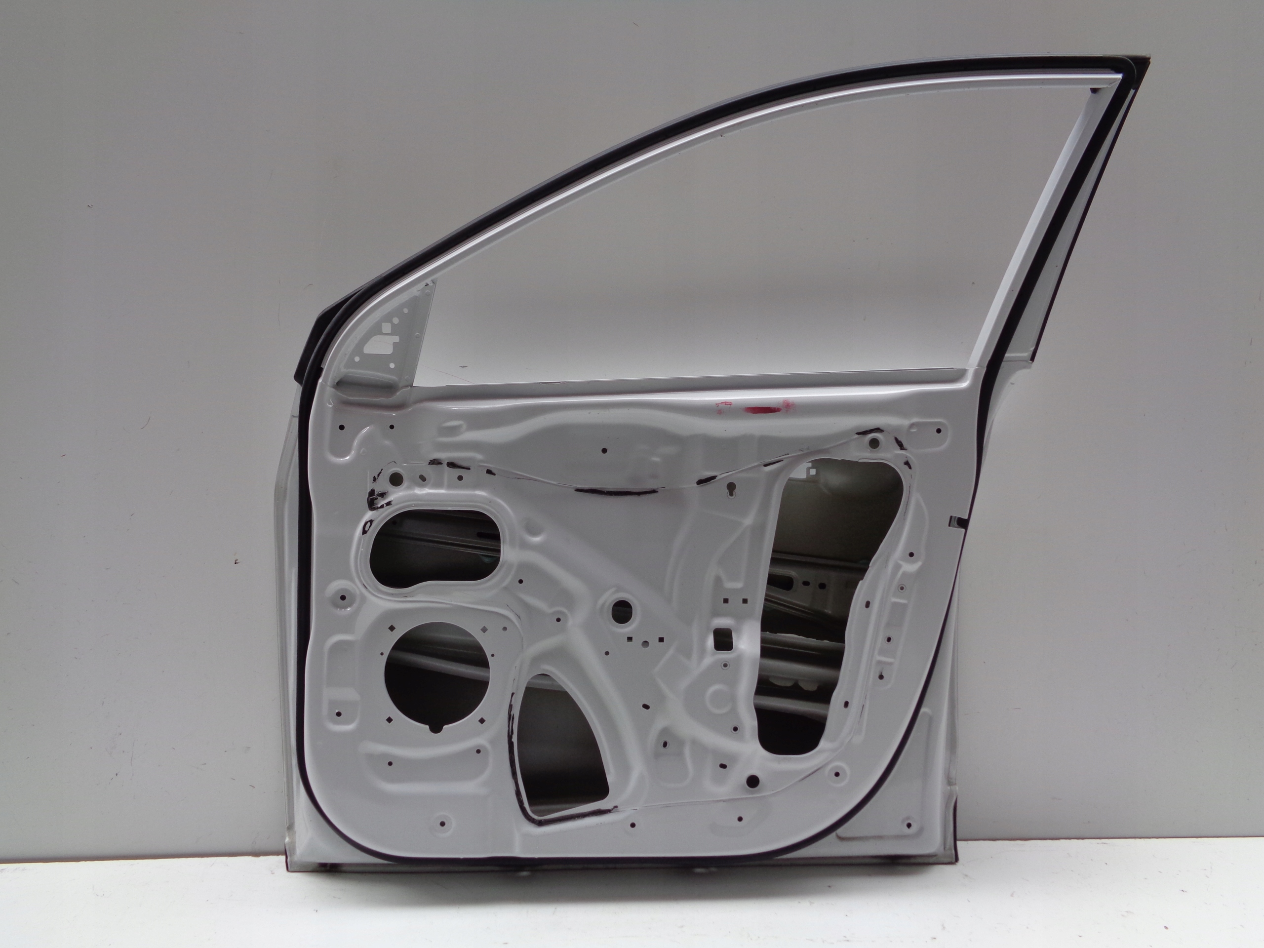door right front HYUNDAI KONA 17- NR 47670