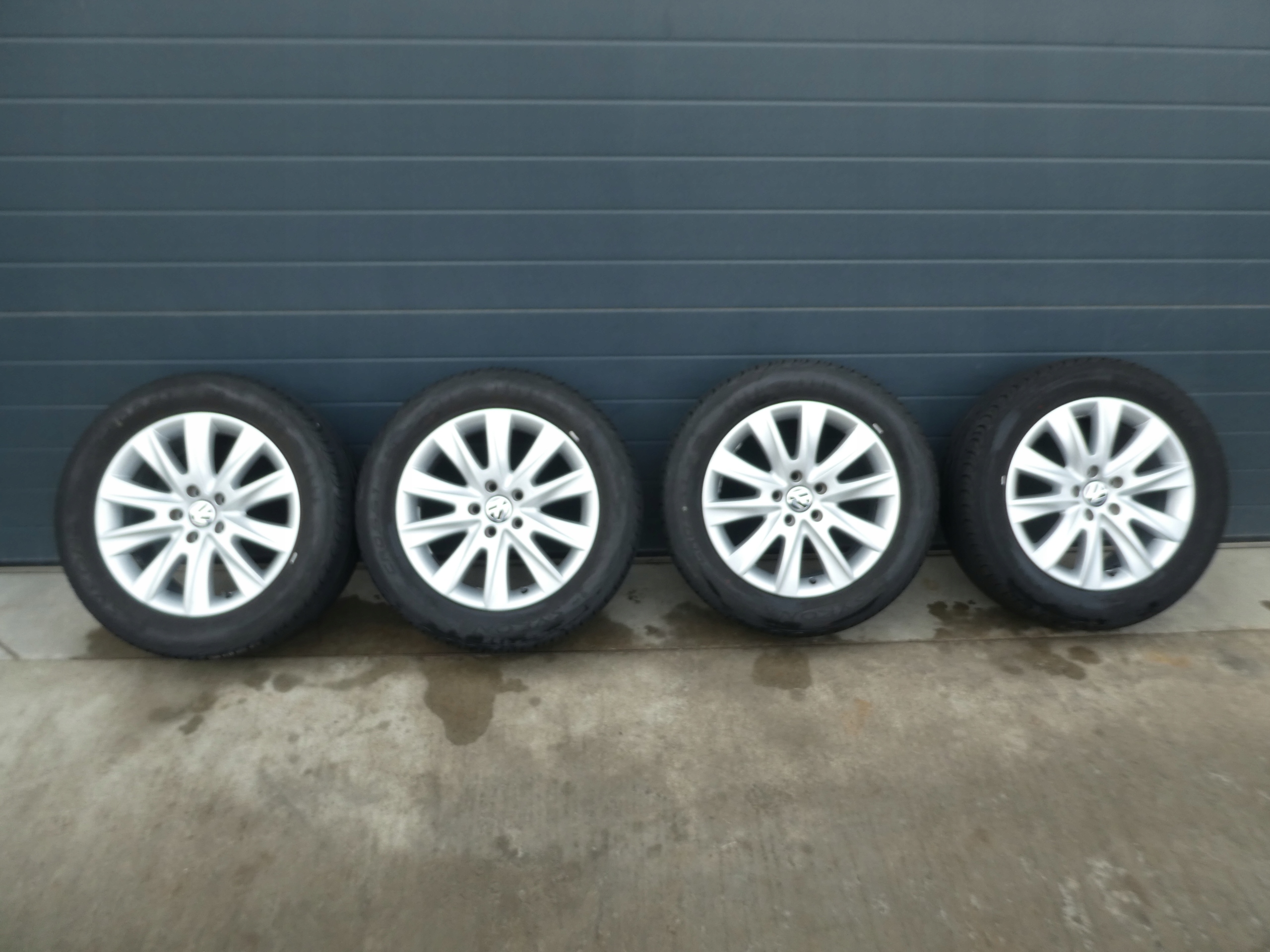 4X wheels discs tyres VW 5N0601025M 2018R