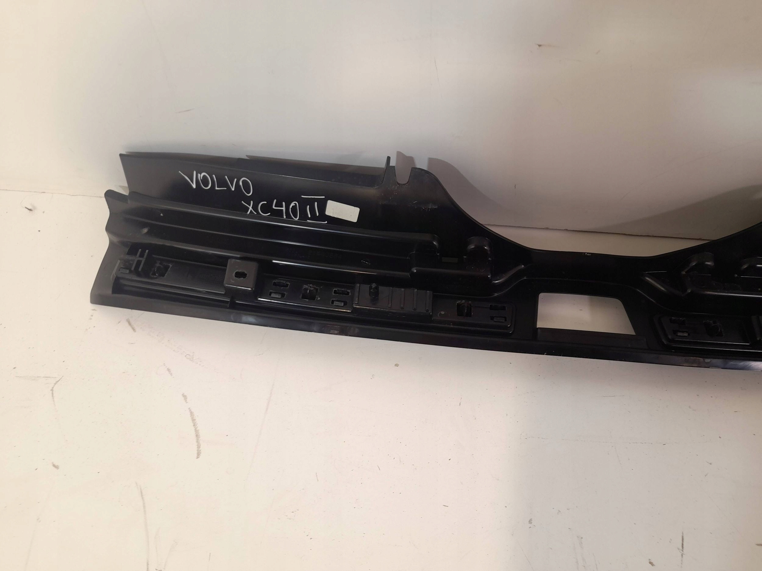 Volvo XC40 cap of the threshold boot 31440884 (XC2)