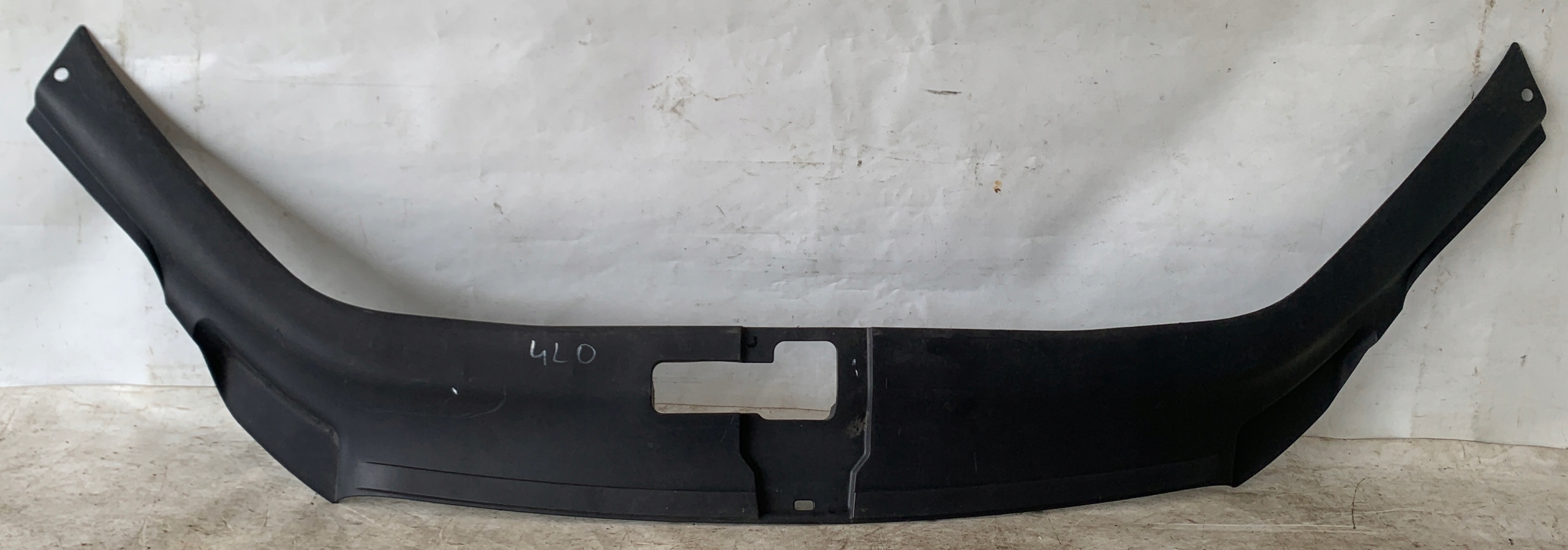 kryt stěny předek AUDI Q7 a 4L 4L0807081
