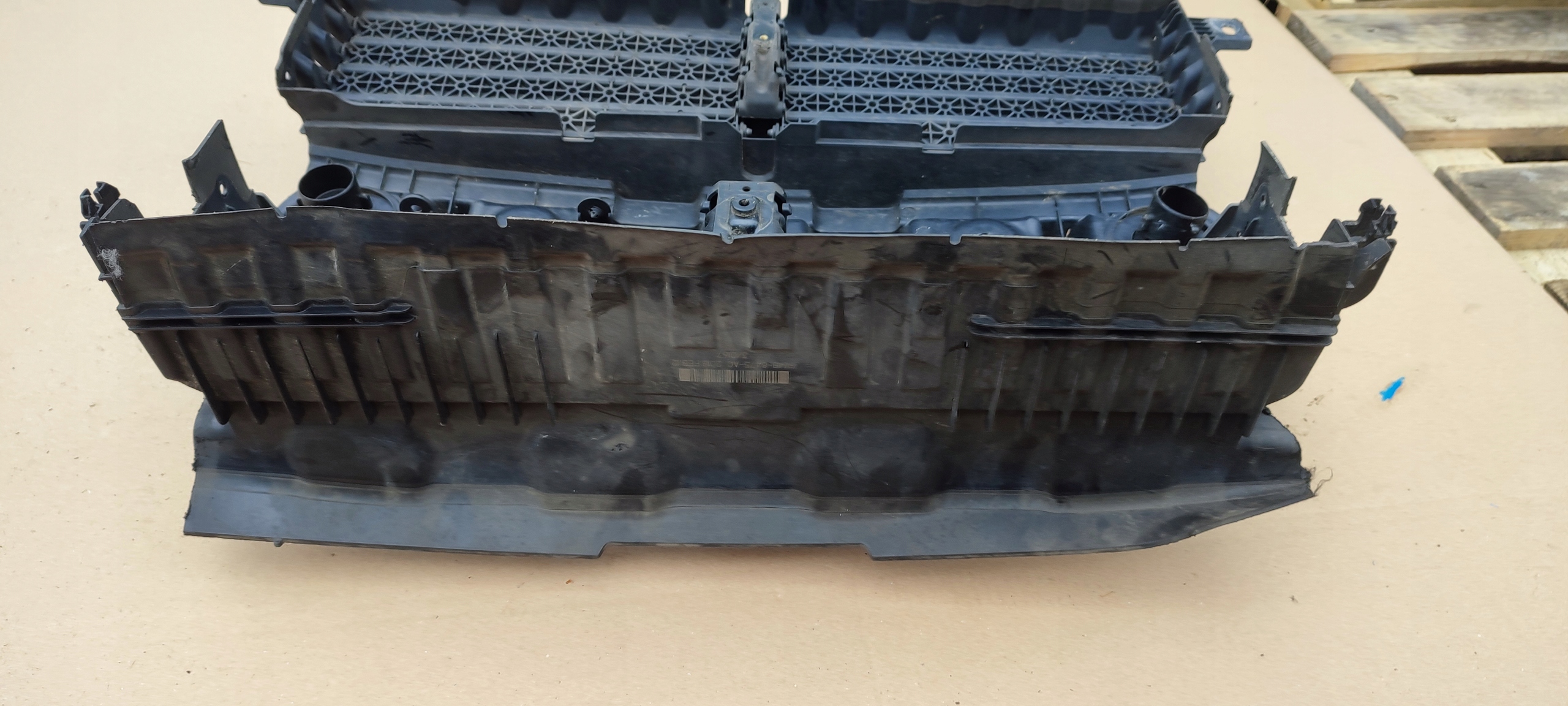 support panel for radiators blinds air line FORD KUGA MK2 LIFT GV4B-8475-AC