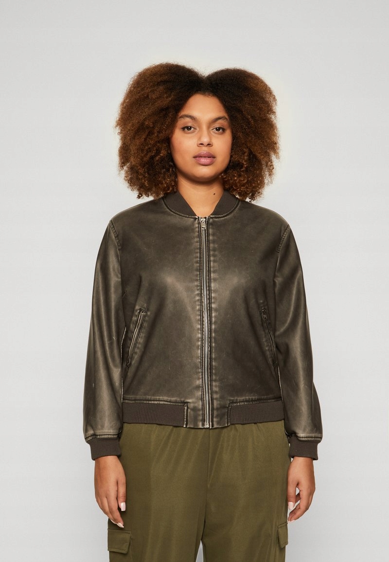 Šedá bunda z eko kůže Only Carmakoma L