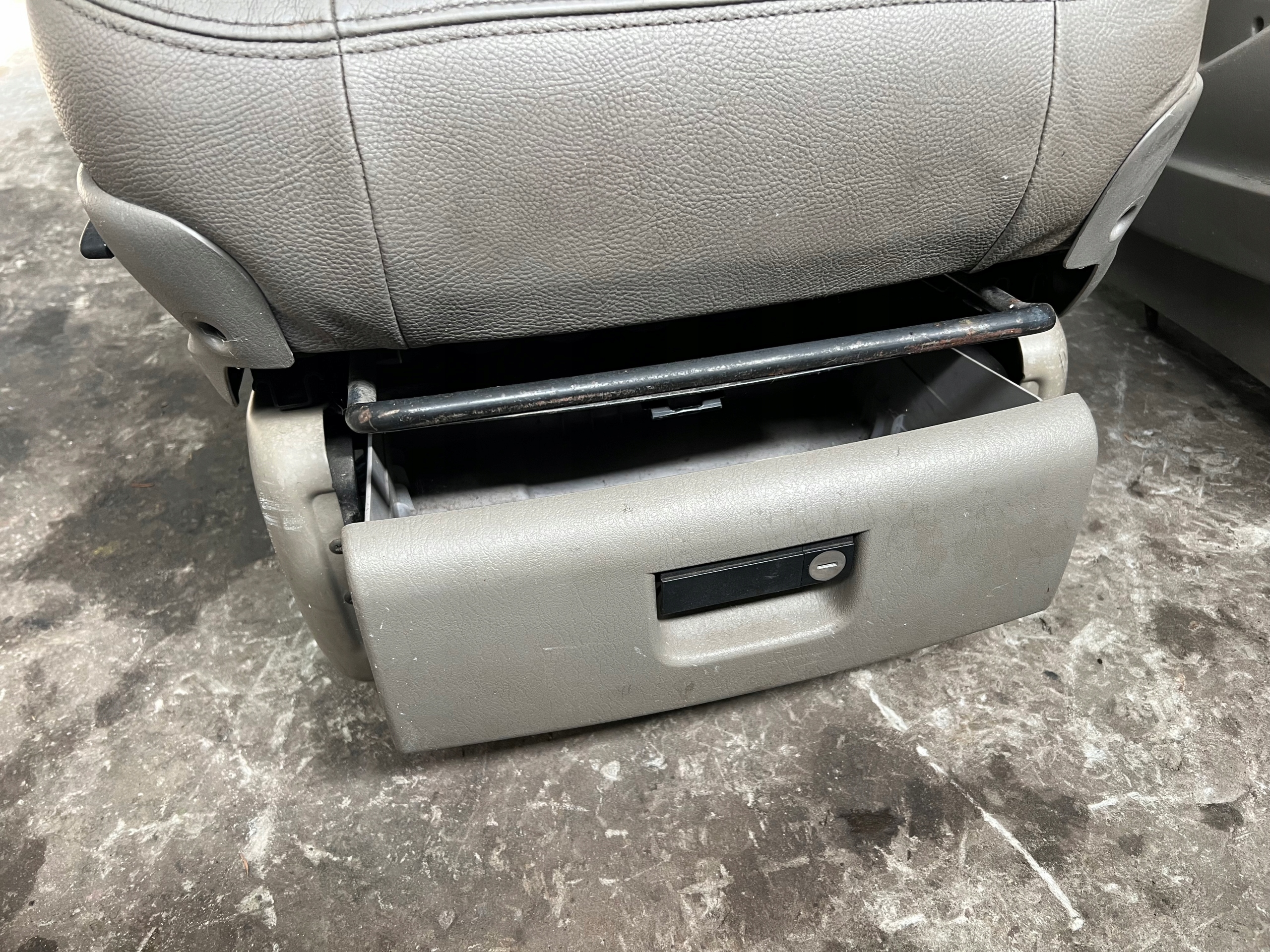 CHRYSLER Voyager IV диван комплект кожа водители