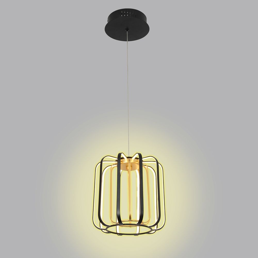 Jednoduchý previs v podobe Led košíka nad kreslom na čítanie Xara 17W