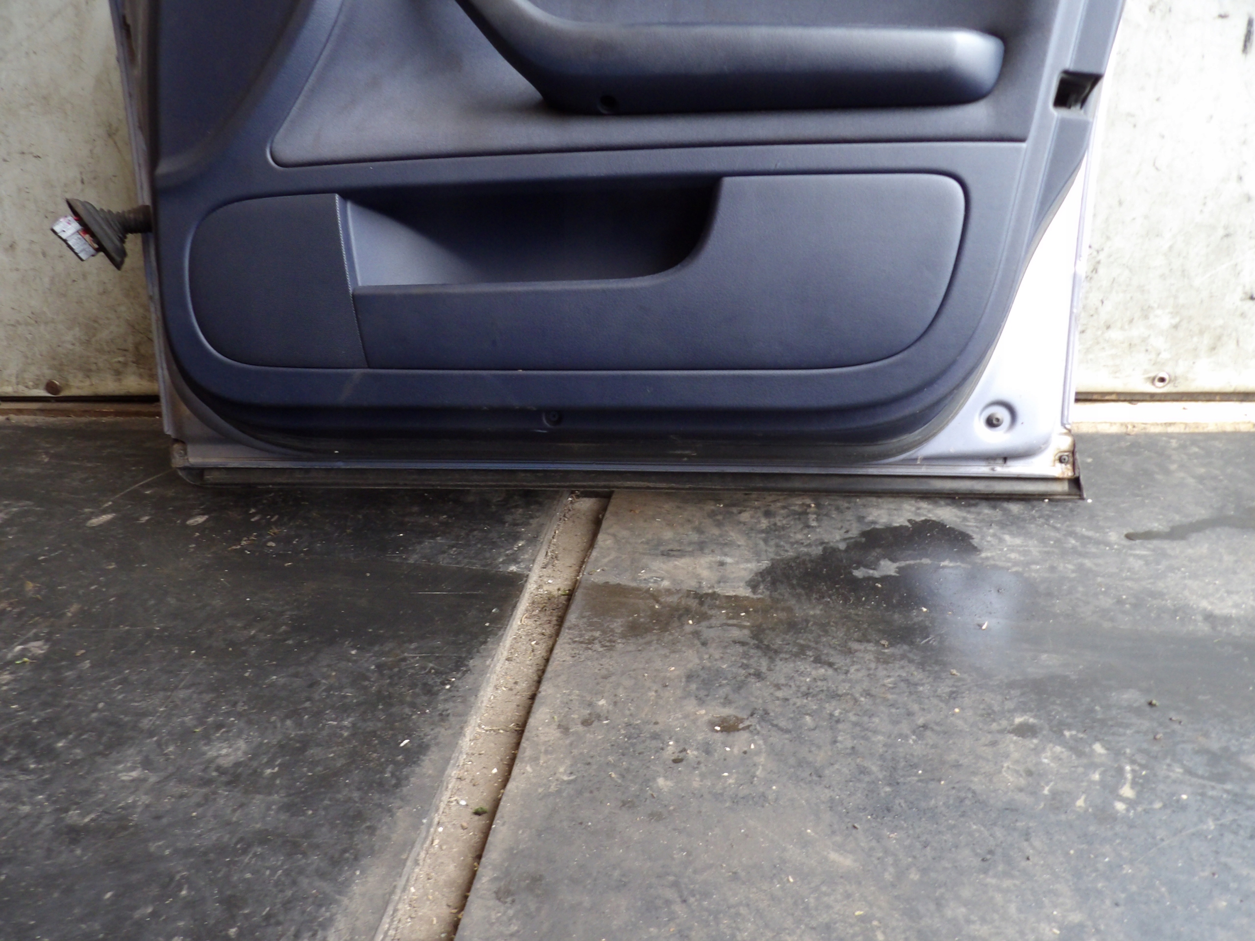 Audi A4 B6 door front right lak. LY7H kombi