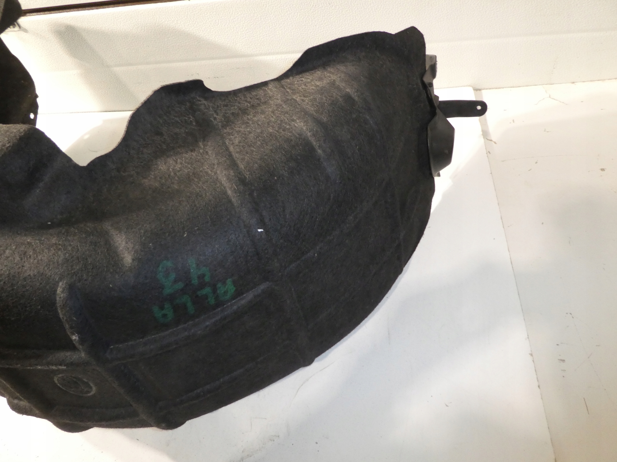 SKODA SUPERB 3V mudguard rear. right 3V5810970