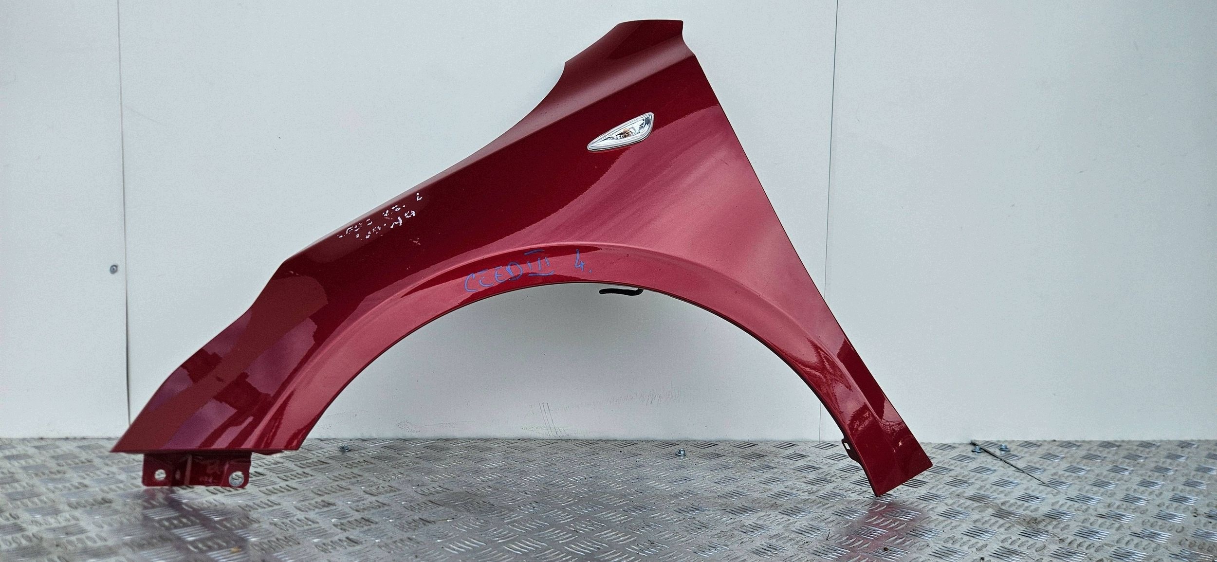 KIA Ceed 3 III 18- fender front front left z with an indicator