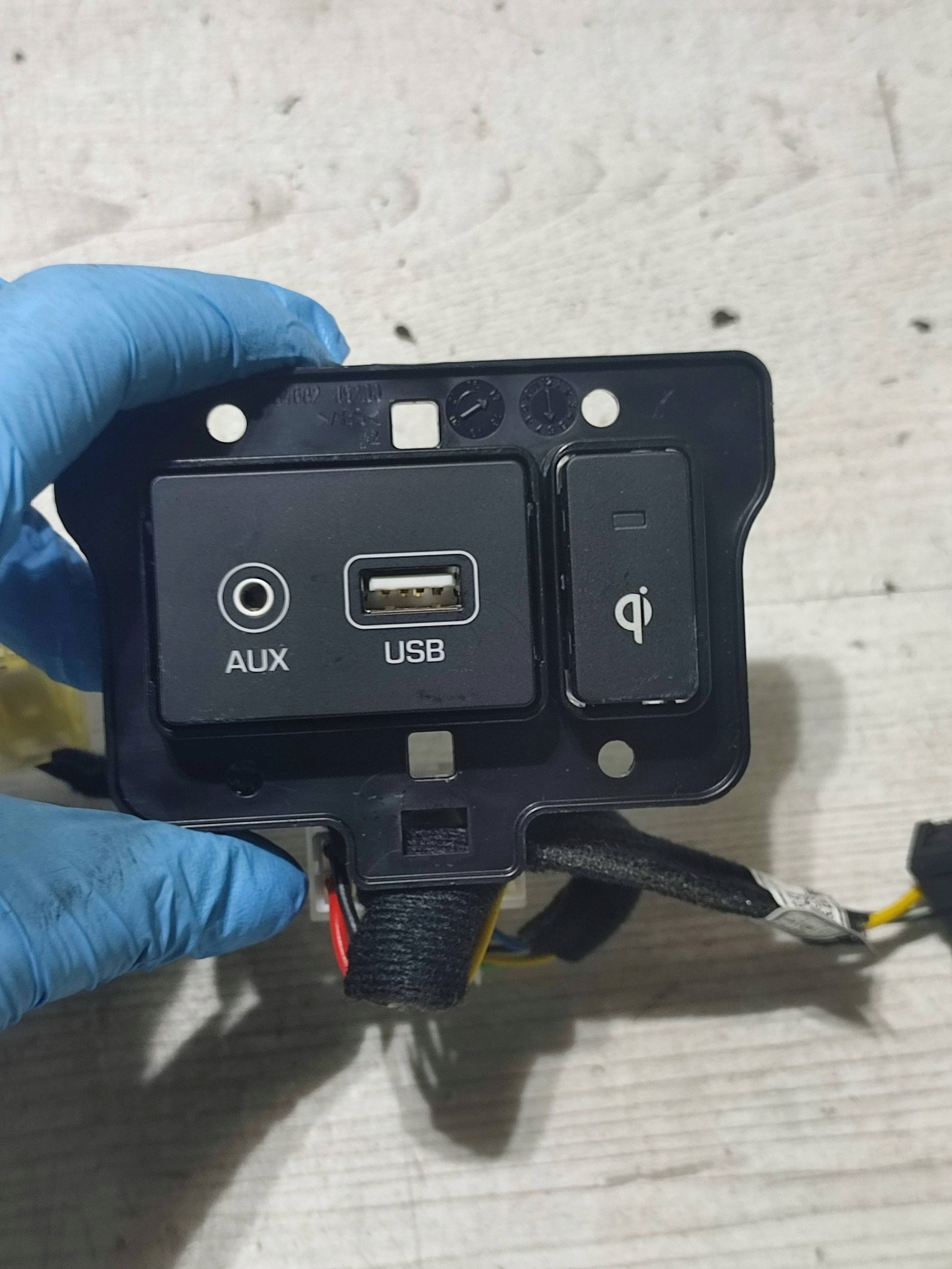 Hyundai Kona e 2018 Adattatore / Zlacze USB