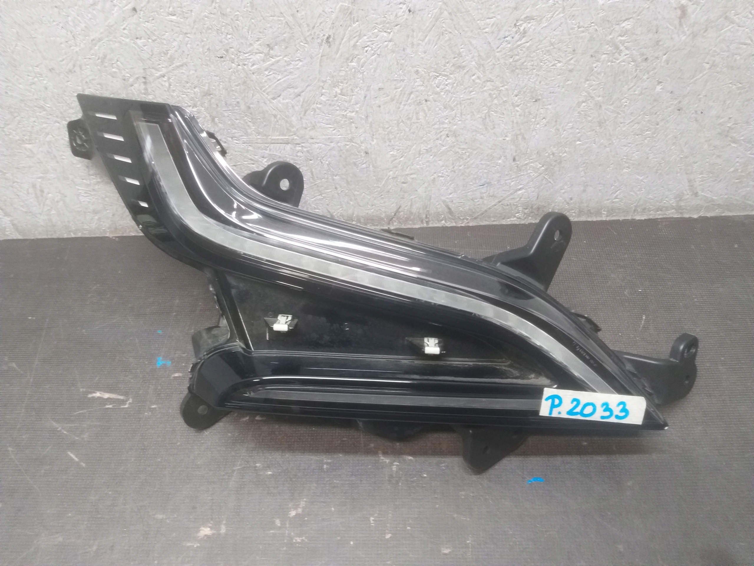 mlhovka pravý RENAULT MEGANE V 5 E-TECH E TECH LED 266009083R