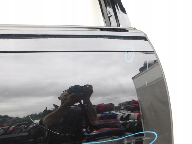 AUDI Q7 15- door right rear. rear part