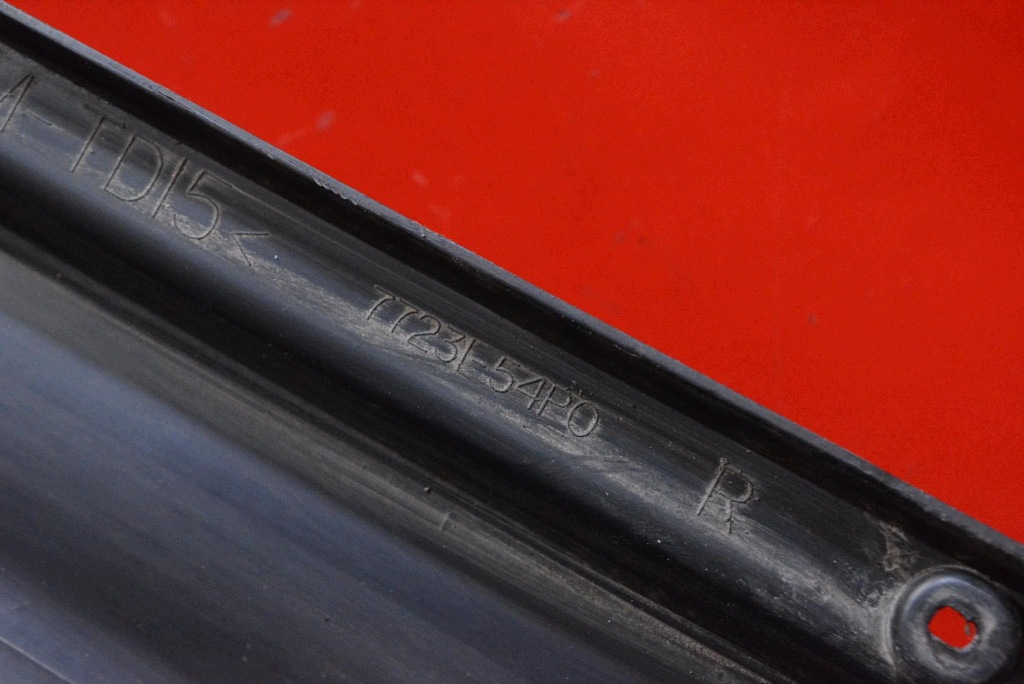 cap threshold right black 77231-54P0 SUZUKI VITARA 3 III LY 14-18