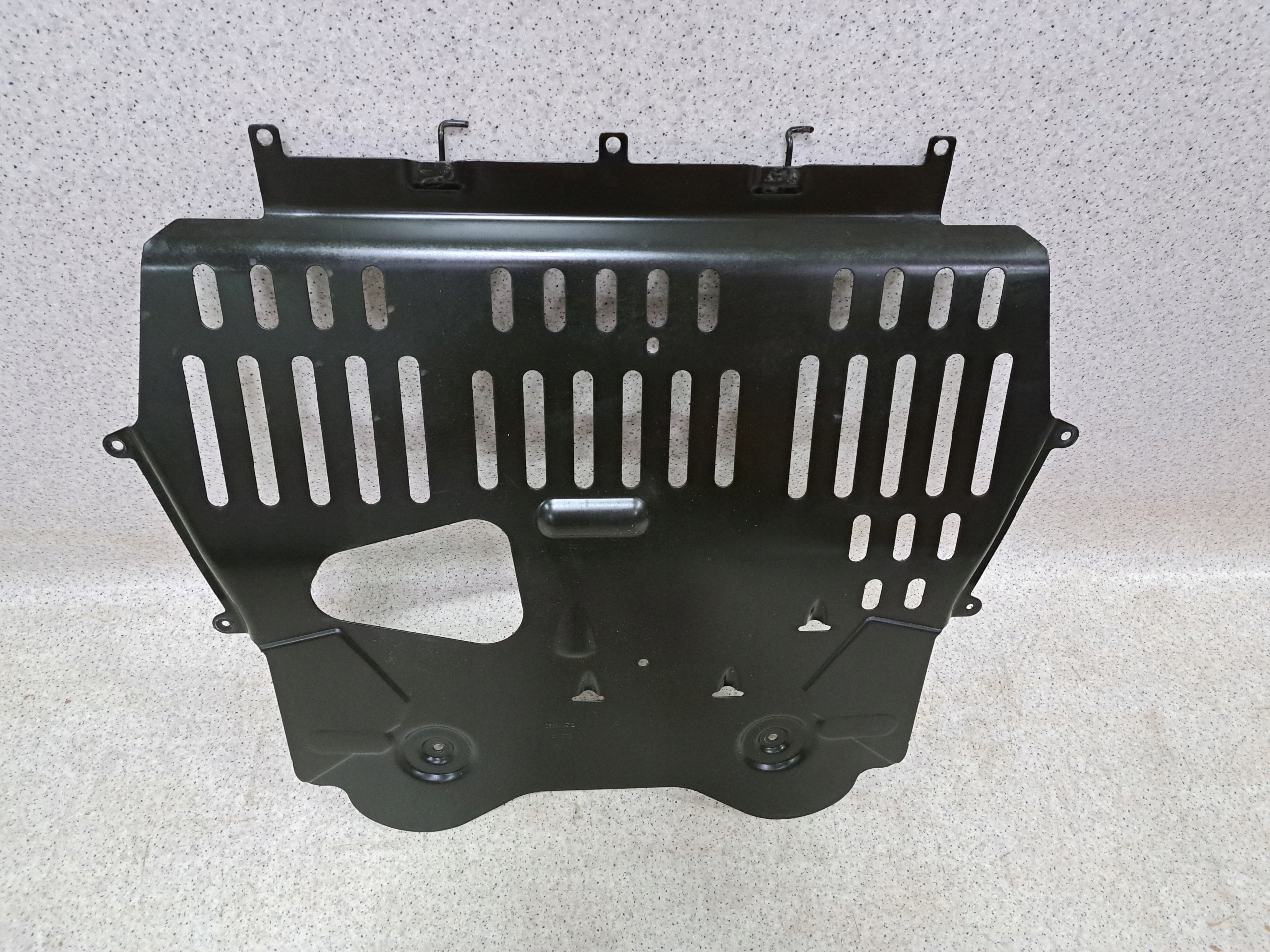 9809930480 - Berlingo Rifter стальная крышка двигателя 2018