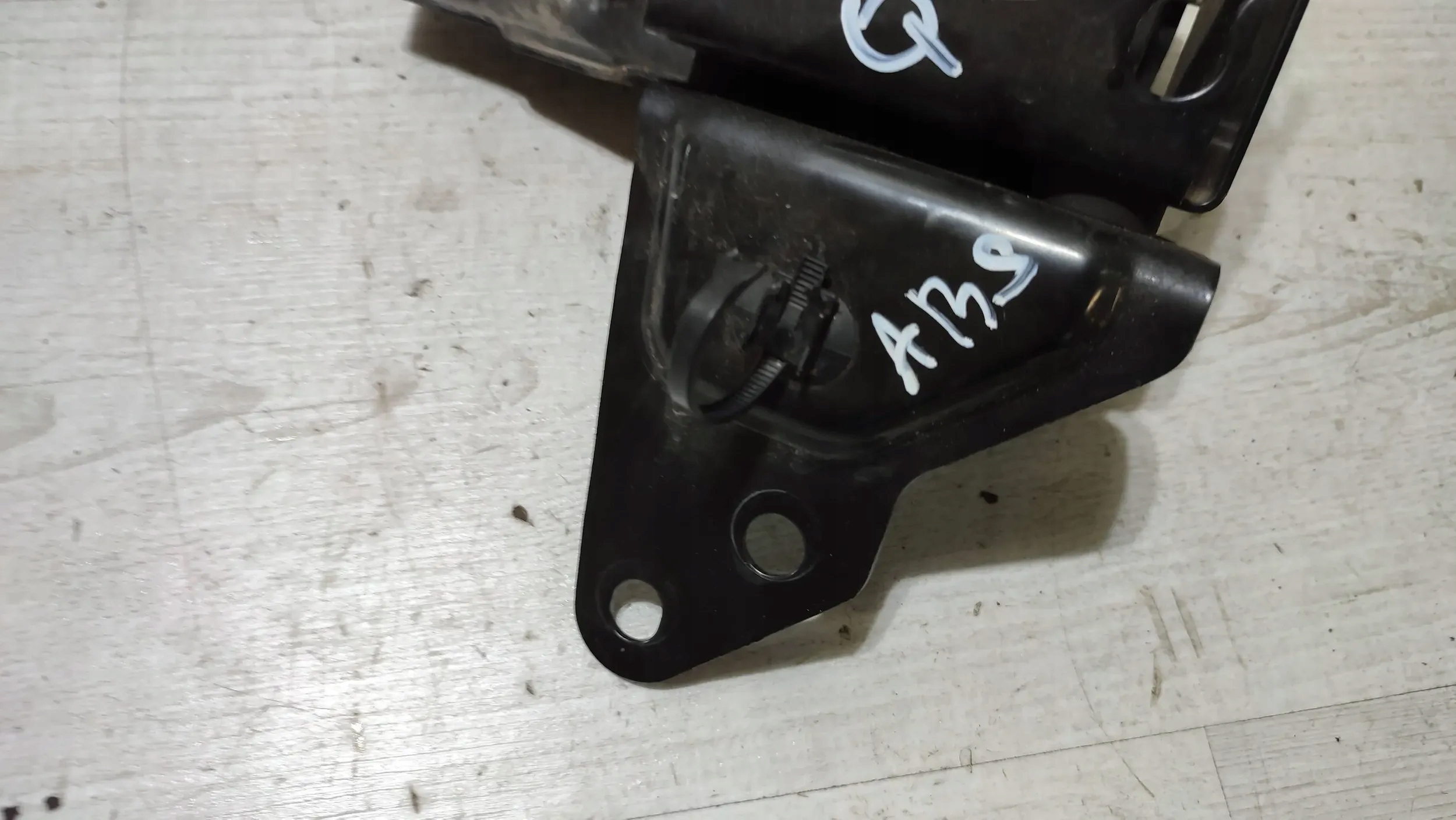 Nissan Qashqai 16r 1.5dci Support plaque pompy abs