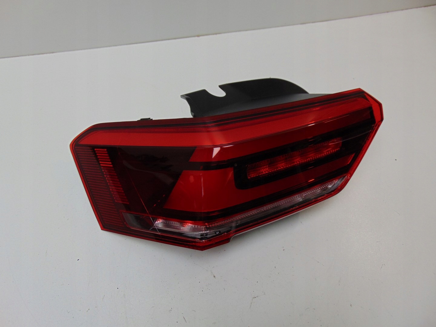 фонарь левый vw ID3 10A945095B европа