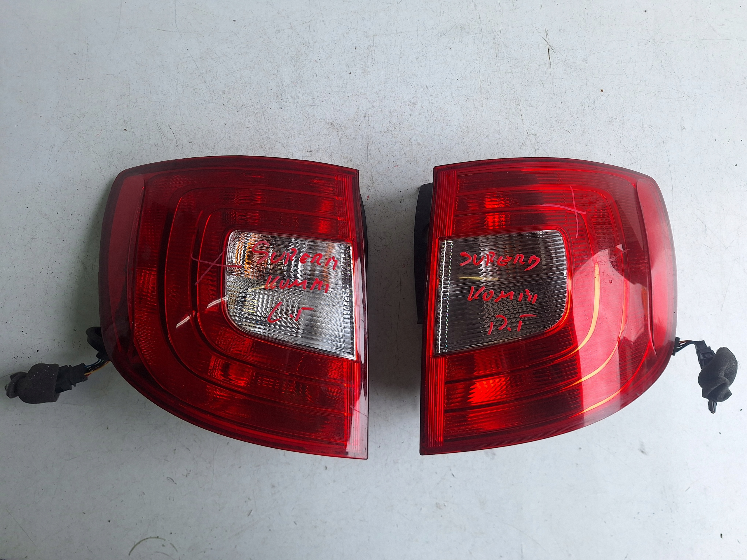 SKODA SUPERB II 3T0 08-13 light left rear part KOMBI