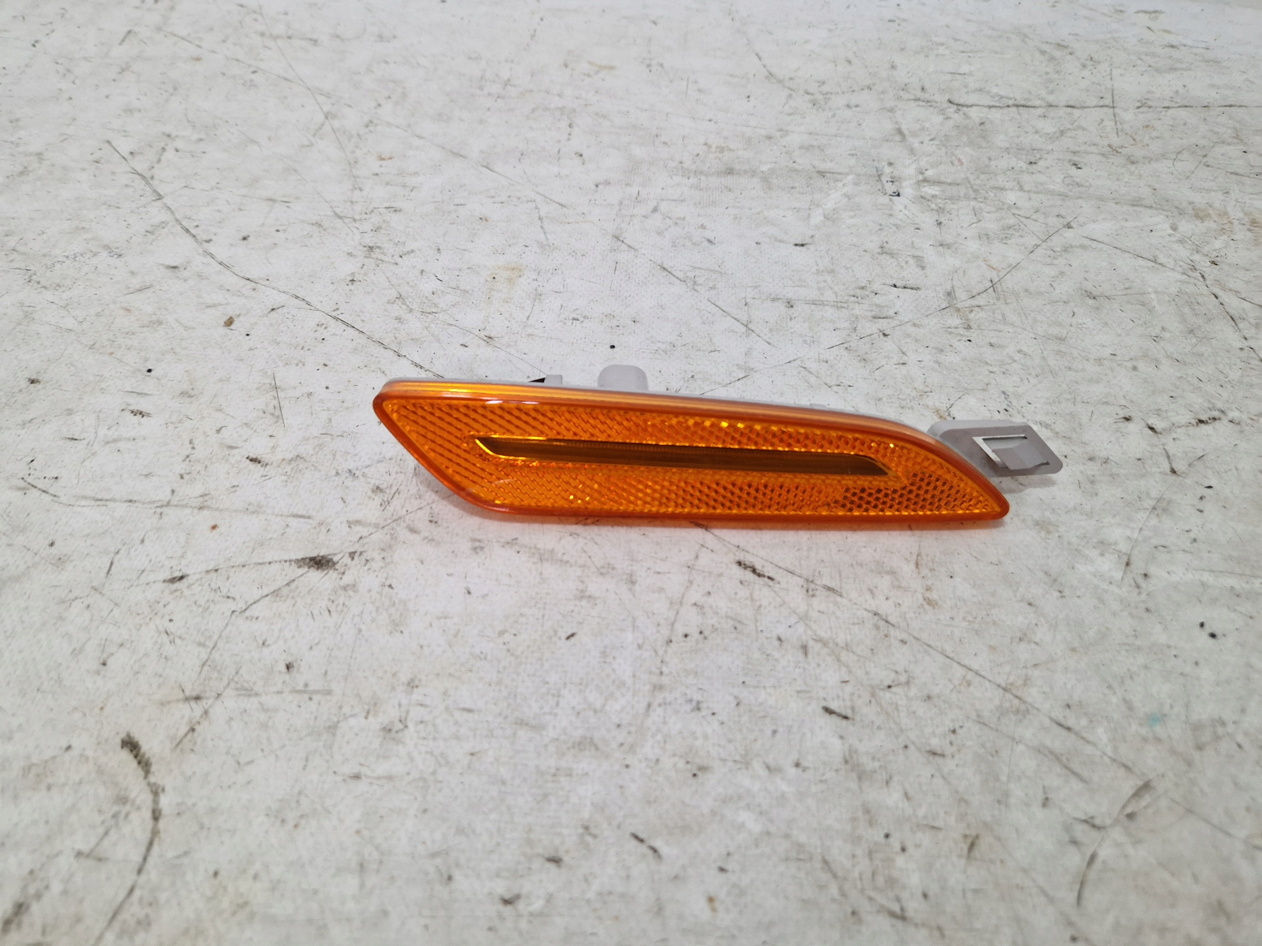 PORSCHE CAYENNE 7P5 ODBLASK indicator LED right 7P5945128