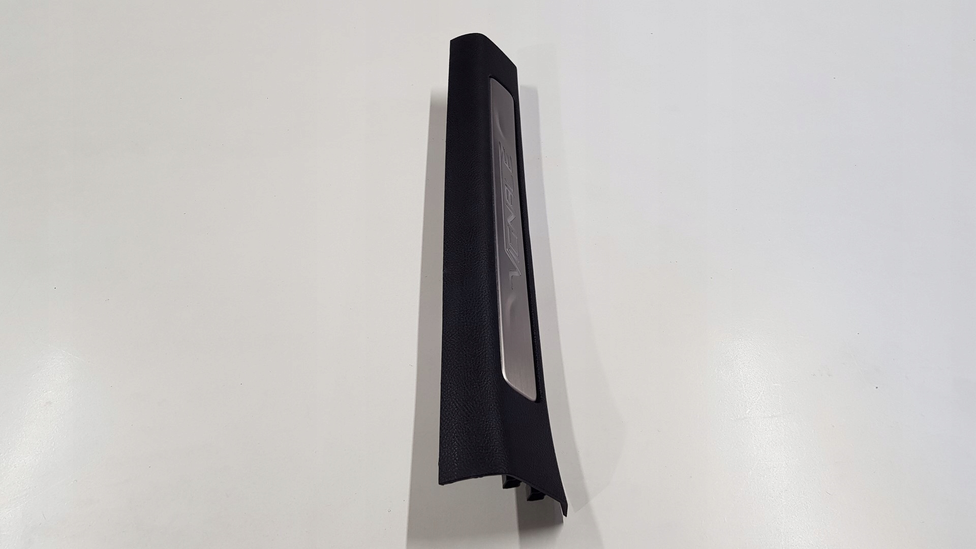 LISTWA NAKŁADKA PROGOWA PRAWA FORD EDGE VIGNALE Producent części Ford OE